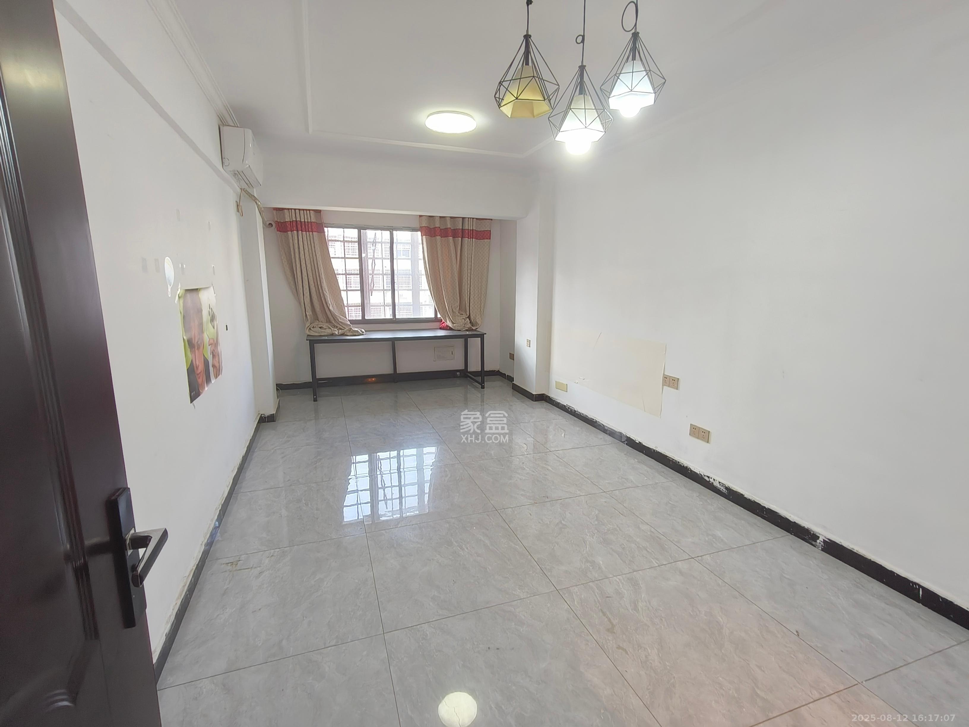 芙蓉大厦 1室1厅1卫 1500.0元/月 芙蓉大厦 1室1厅1卫 1500.0元/月室内图