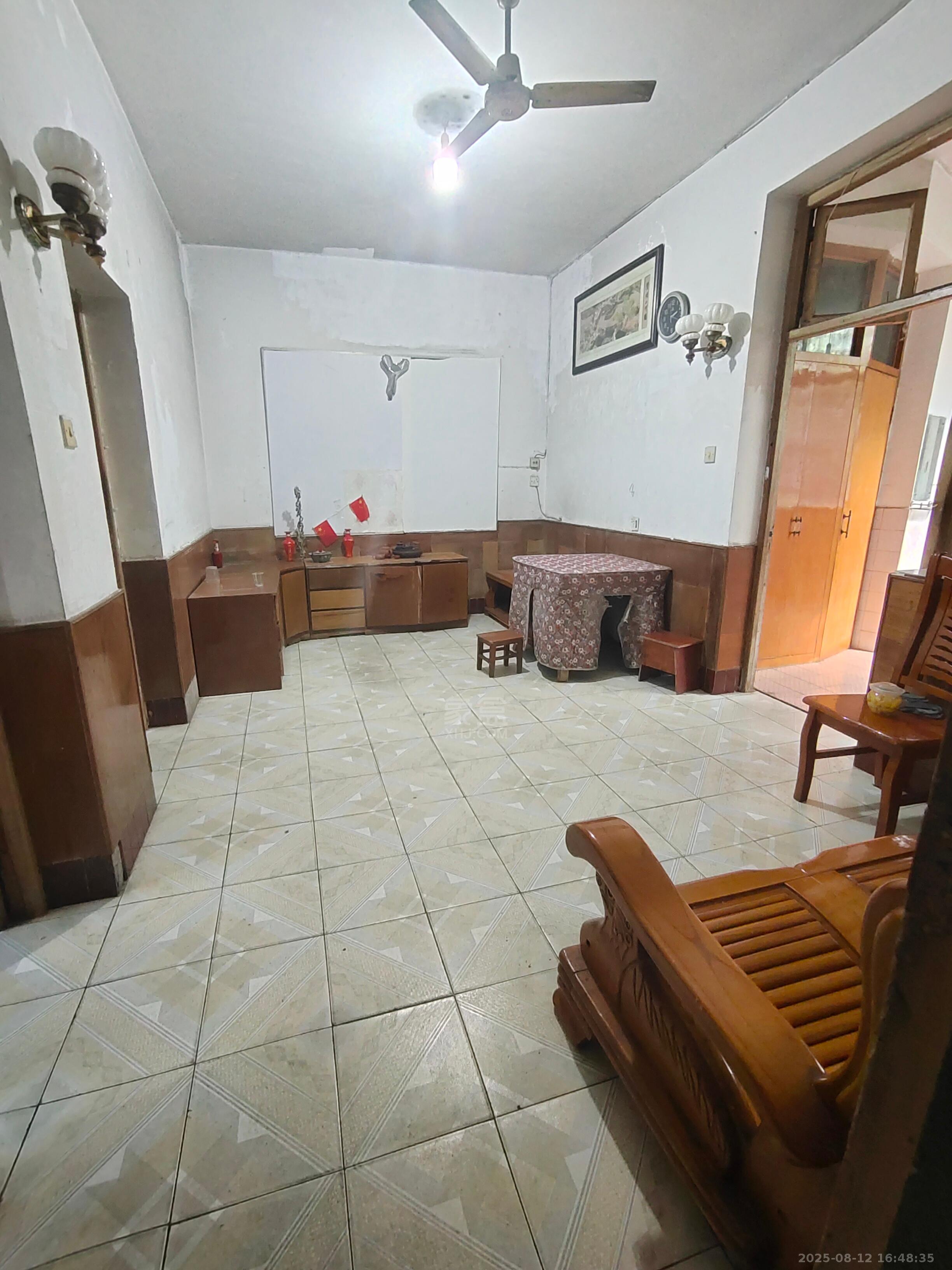 环保局宿舍纺织路27号  2室2厅1卫    600.0元/月 环保局宿舍纺织路27号  2室2厅1卫    600.0元/月室内图