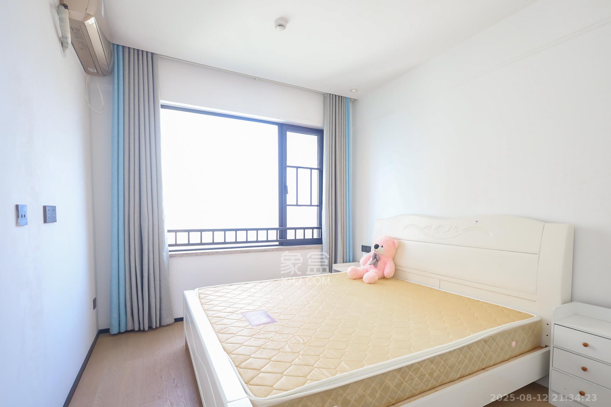 万科里金域国际  3室2厅2卫    196.8万 万科里金域国际  3室2厅2卫    196.8万卧室