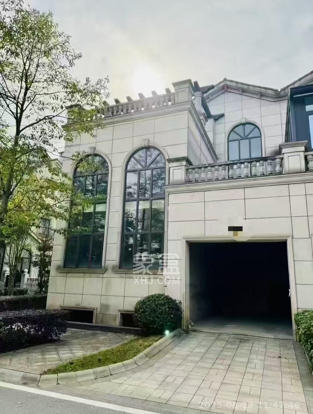 东湖山庄一期  4室2厅2卫   500.00万室内图