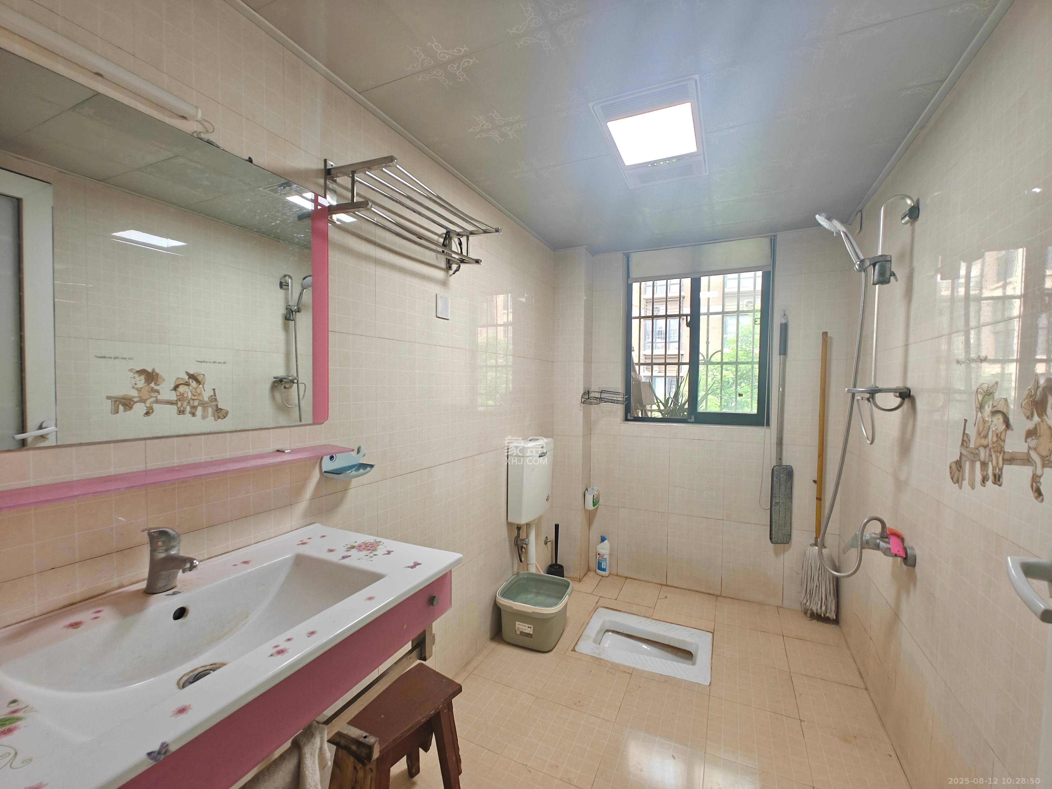 三江花中城  3室2厅1卫    2600.0元/月室内图