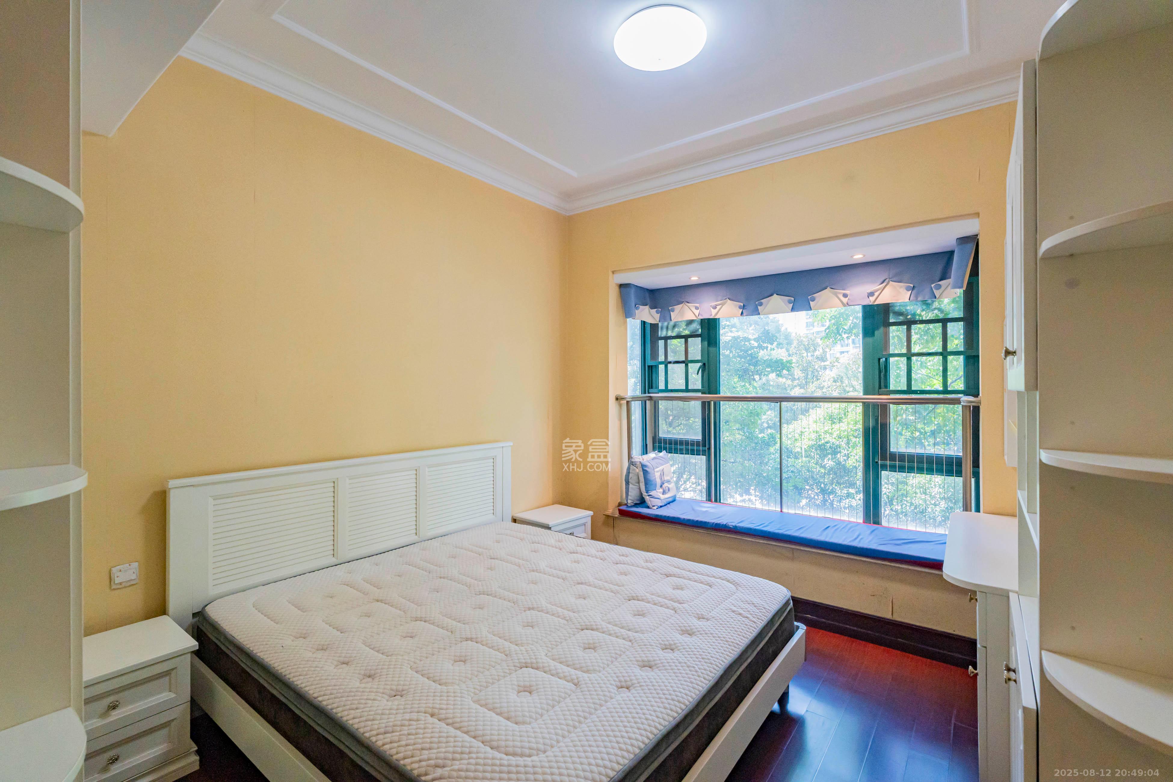 恒大雅苑  4室2厅1卫    188.0万卧室