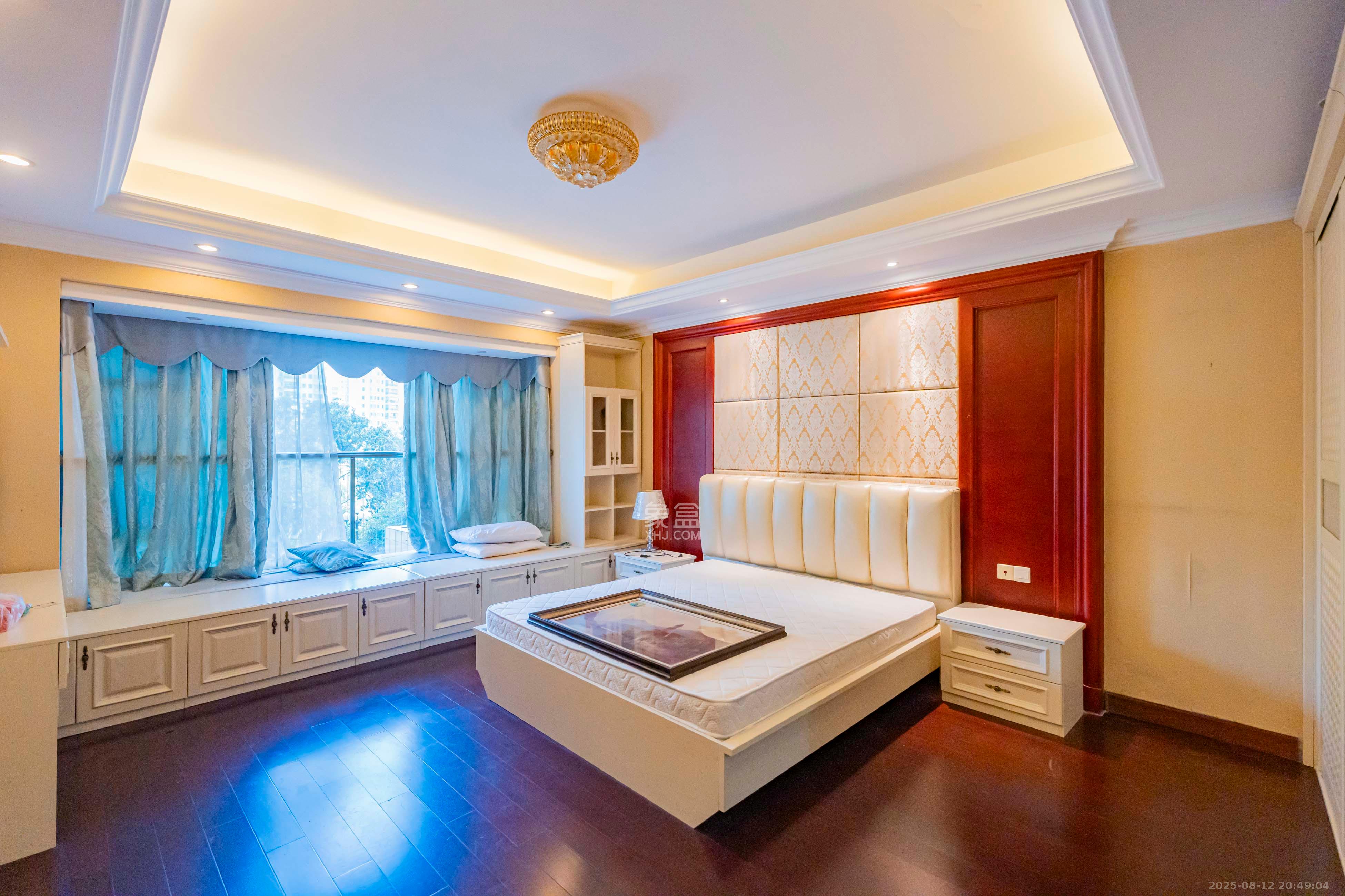 恒大雅苑  4室2厅1卫    188.0万卧室