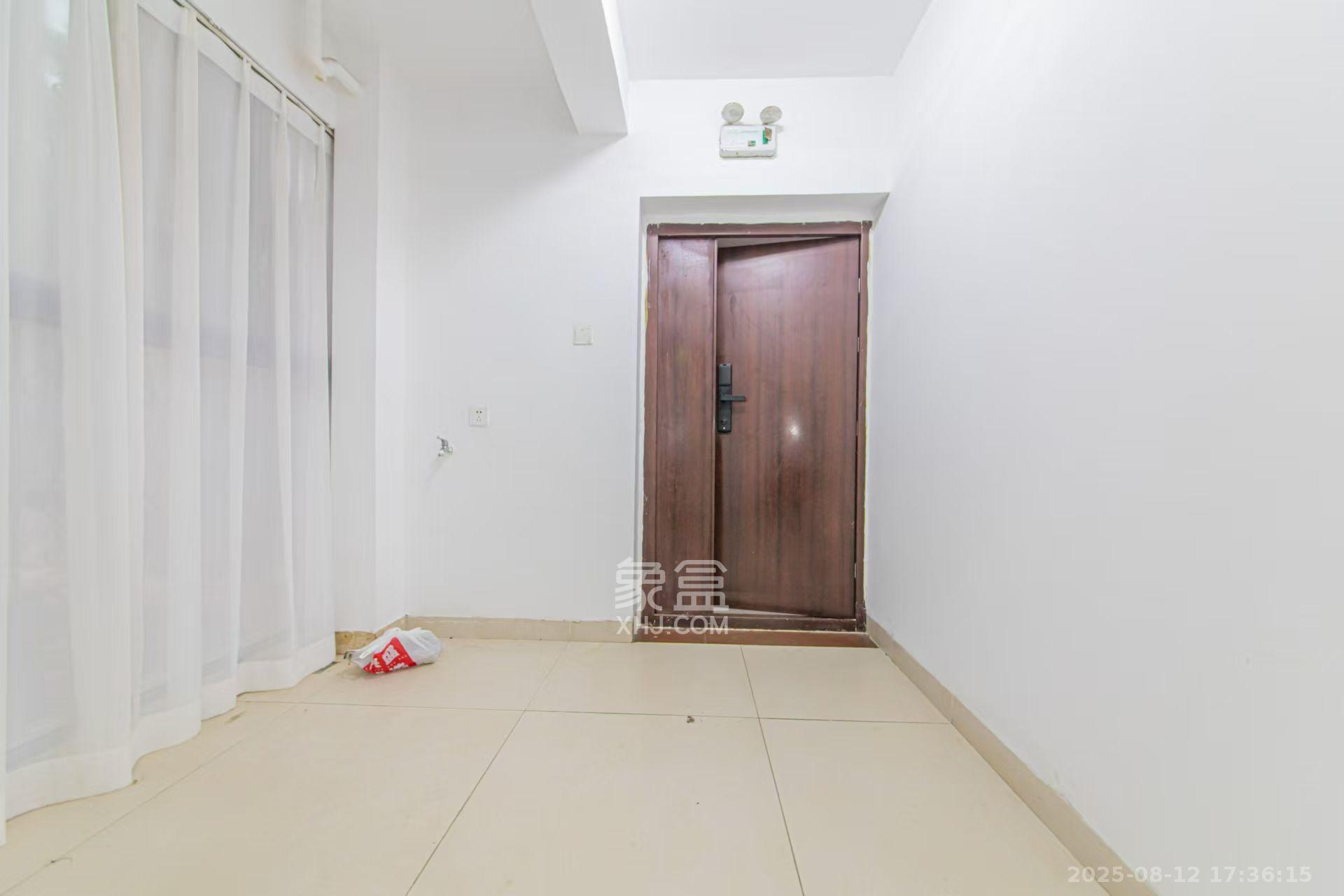 中建芙蓉嘉苑  3室2厅1卫   2400.00元/月室内图