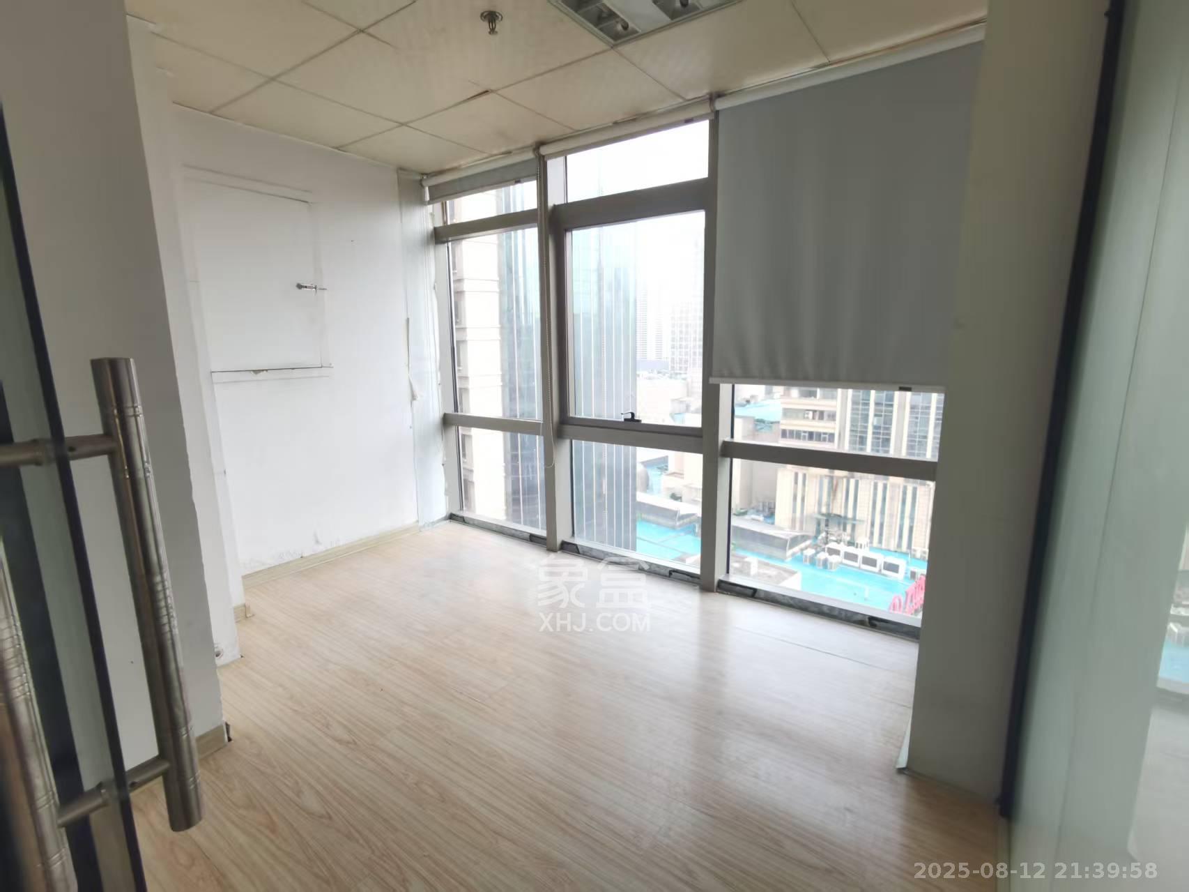 奥克斯广场 5室1厅1卫 4800.0元/月 奥克斯广场 5室1厅1卫 4800.0元/月室内图