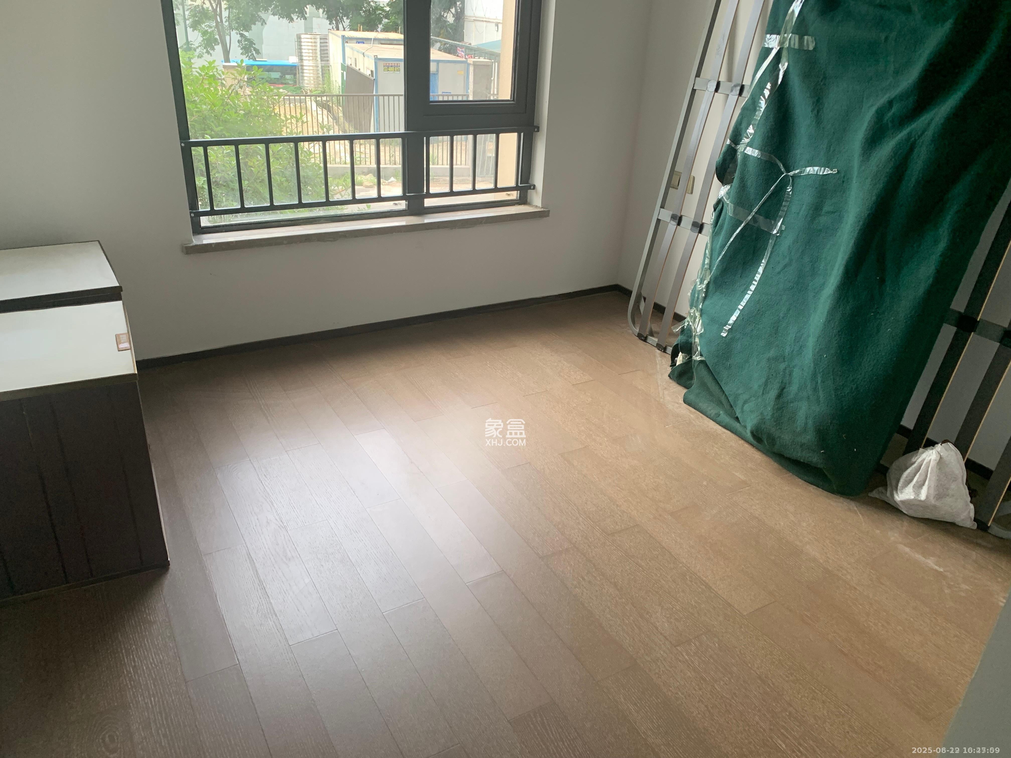 荣盛城 4室2厅2卫 2500.0元/月 荣盛城 4室2厅2卫 2500.0元/月室内图