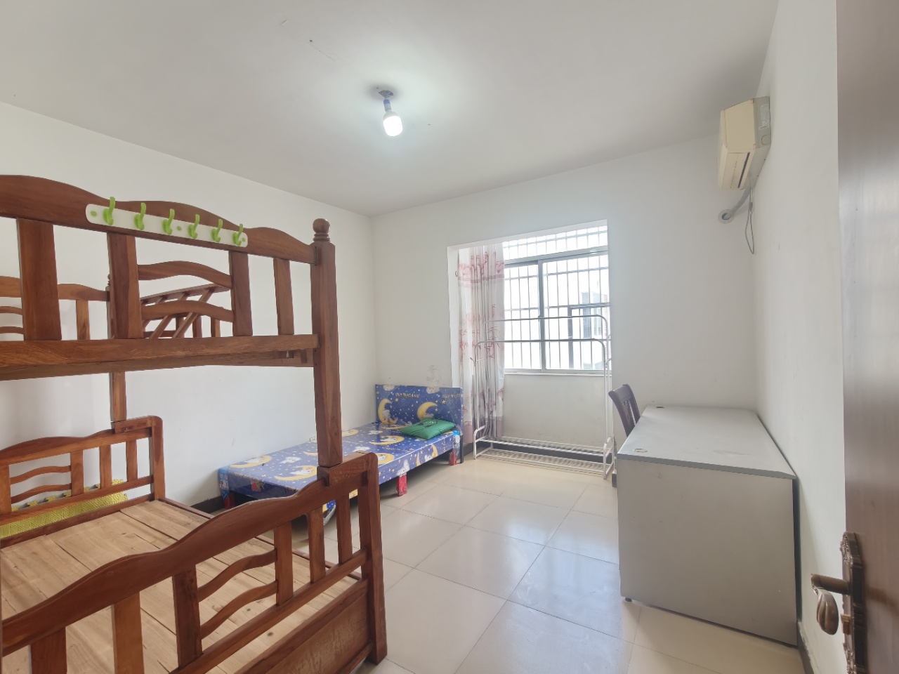 文渊阁 2室2厅1卫 1700.0元/月 文渊阁 2室2厅1卫 1700.0元/月室内图