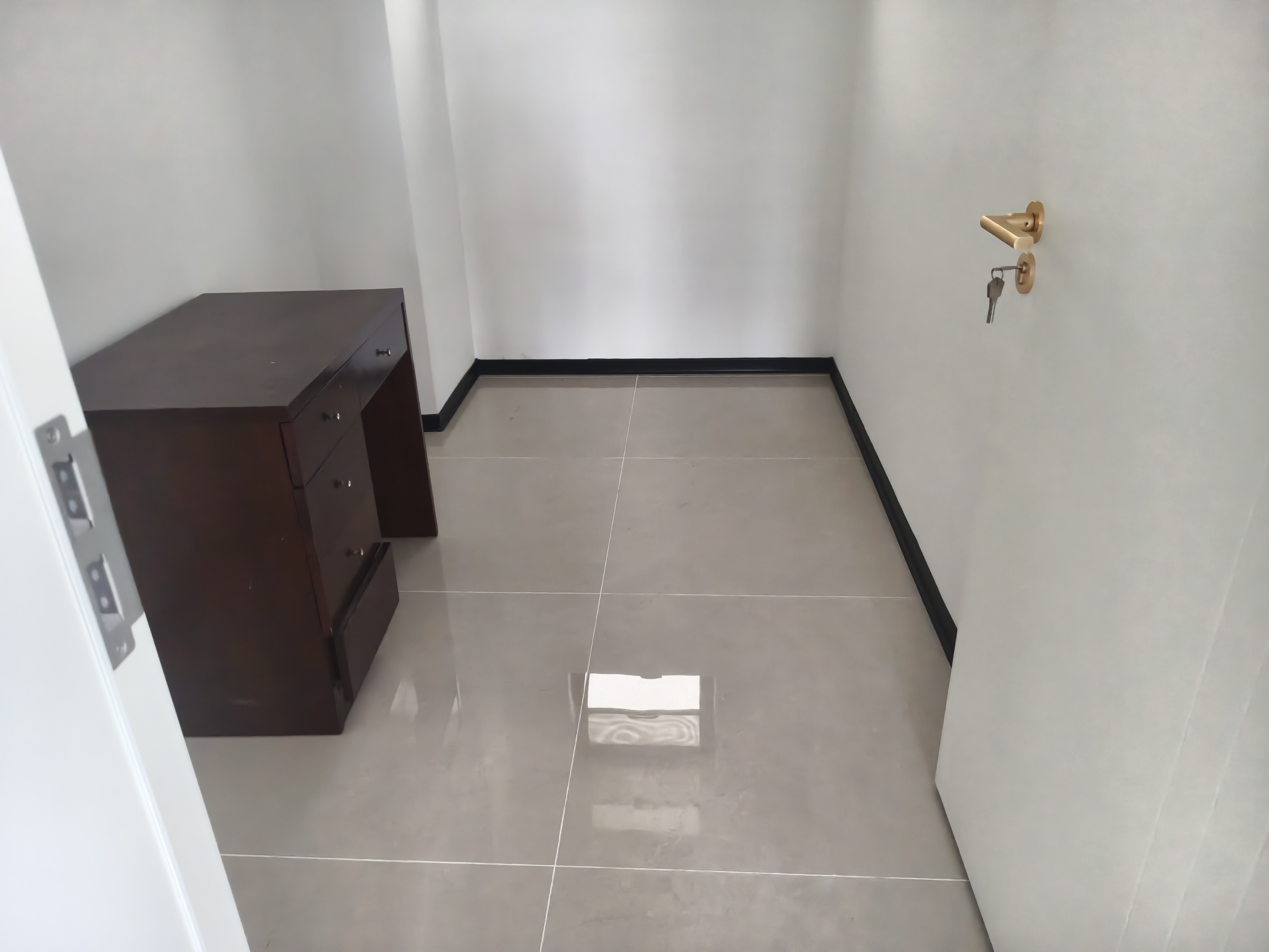 白龙大厦 3室2厅1卫 2600.0元/月 白龙大厦 3室2厅1卫 2600.0元/月室内图