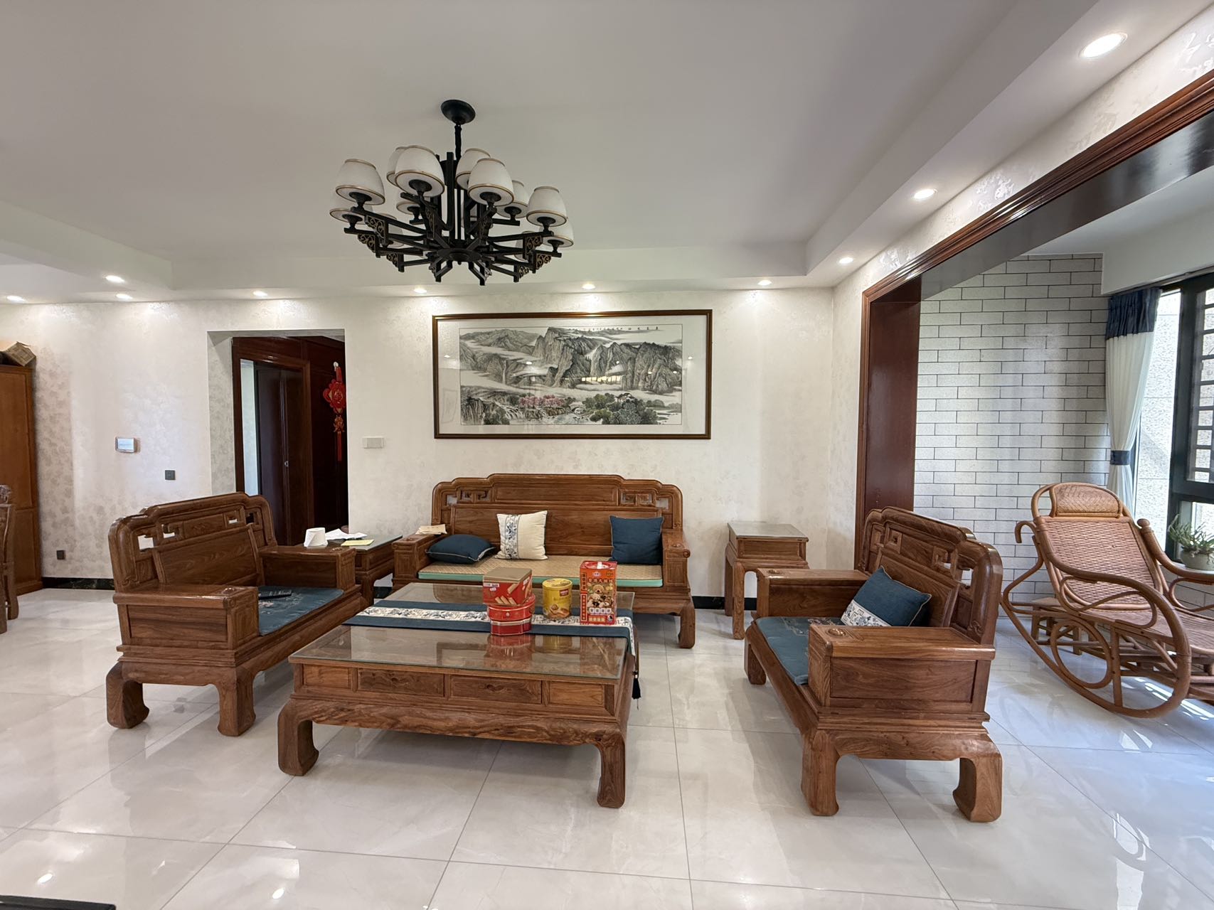 恩祥新城 4室2厅2卫 5500.0元/月 恩祥新城 4室2厅2卫 5500.0元/月室内图