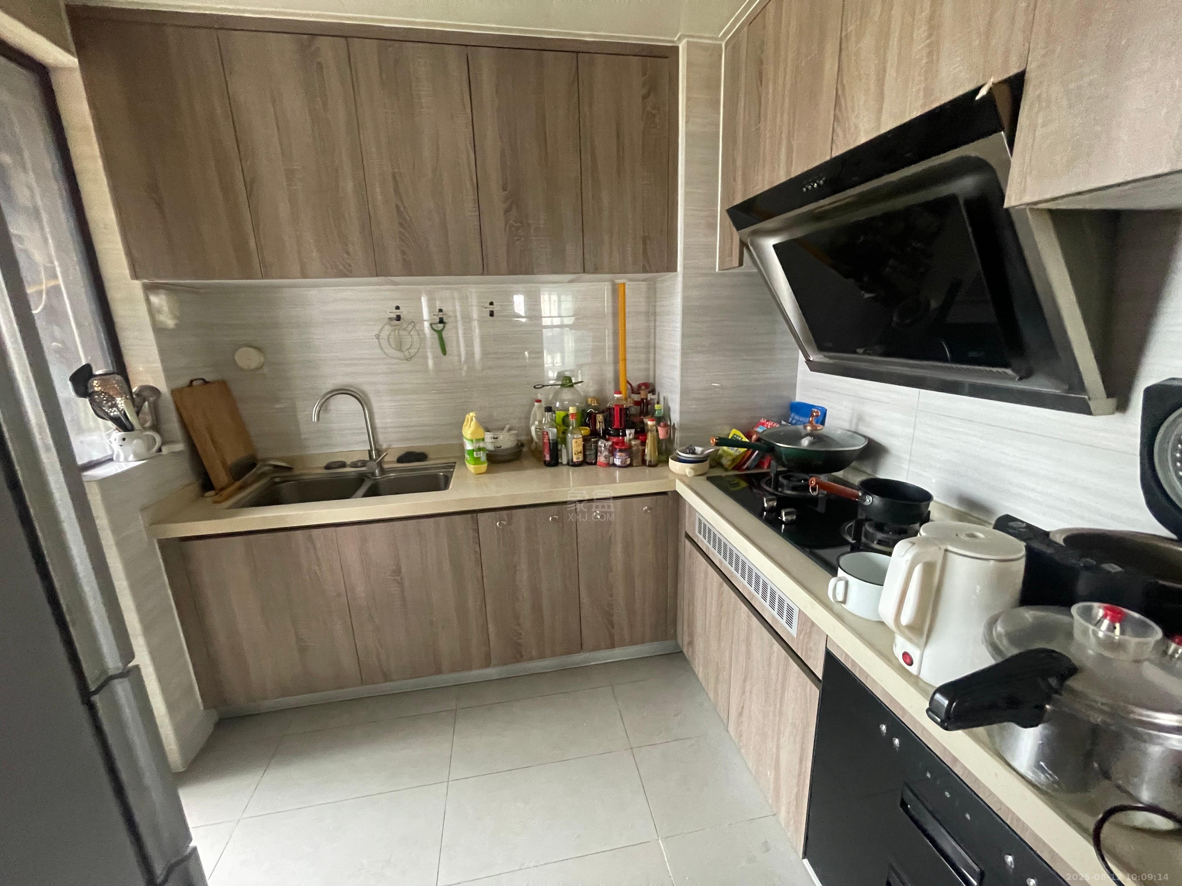 蓝溪谷 3室2厅2卫 2000.0元/月 蓝溪谷 3室2厅2卫 2000.0元/月室内图