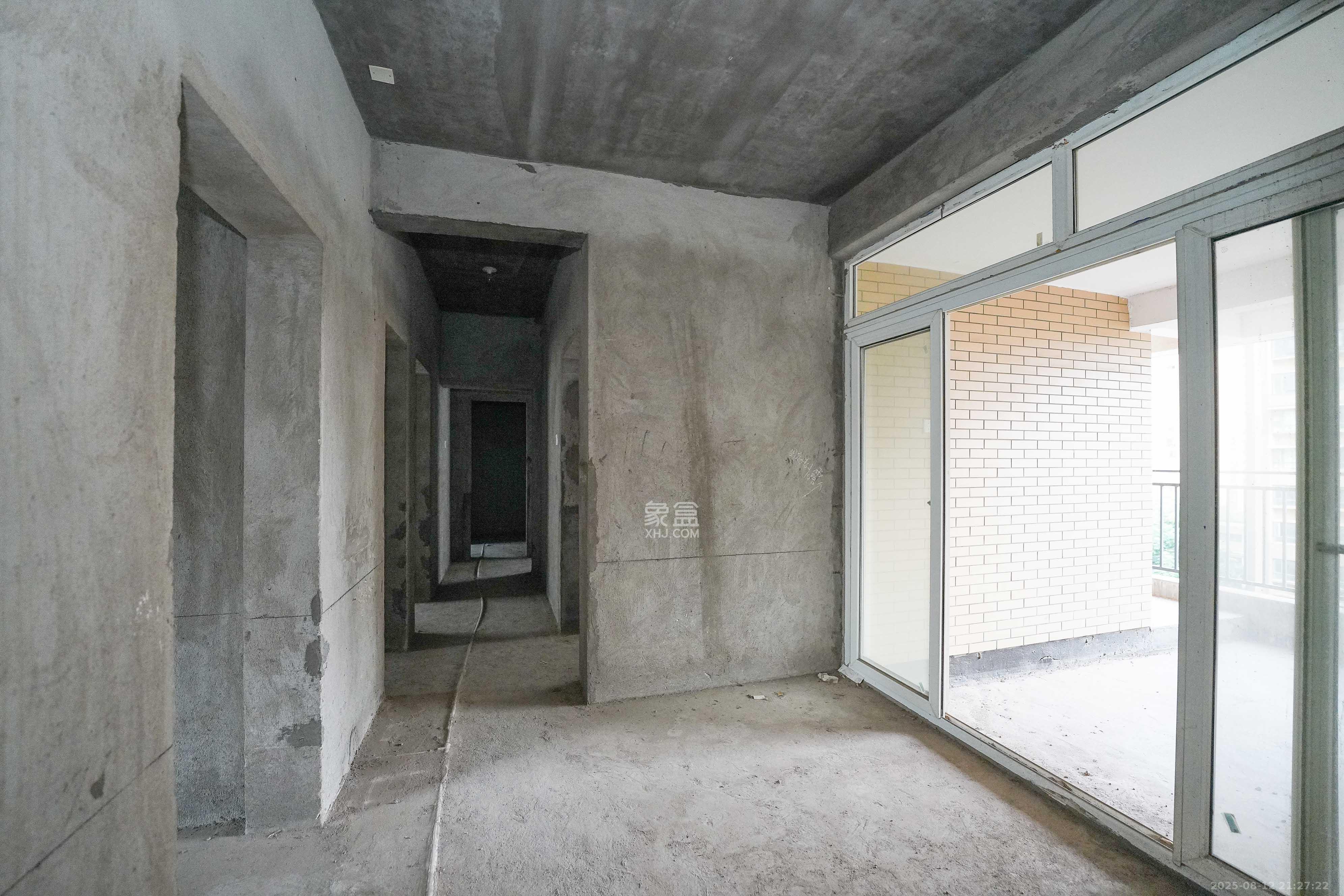 嘉华城(一期)  5室2厅2卫    168.0万 嘉华城(一期)  5室2厅2卫    168.0万客厅