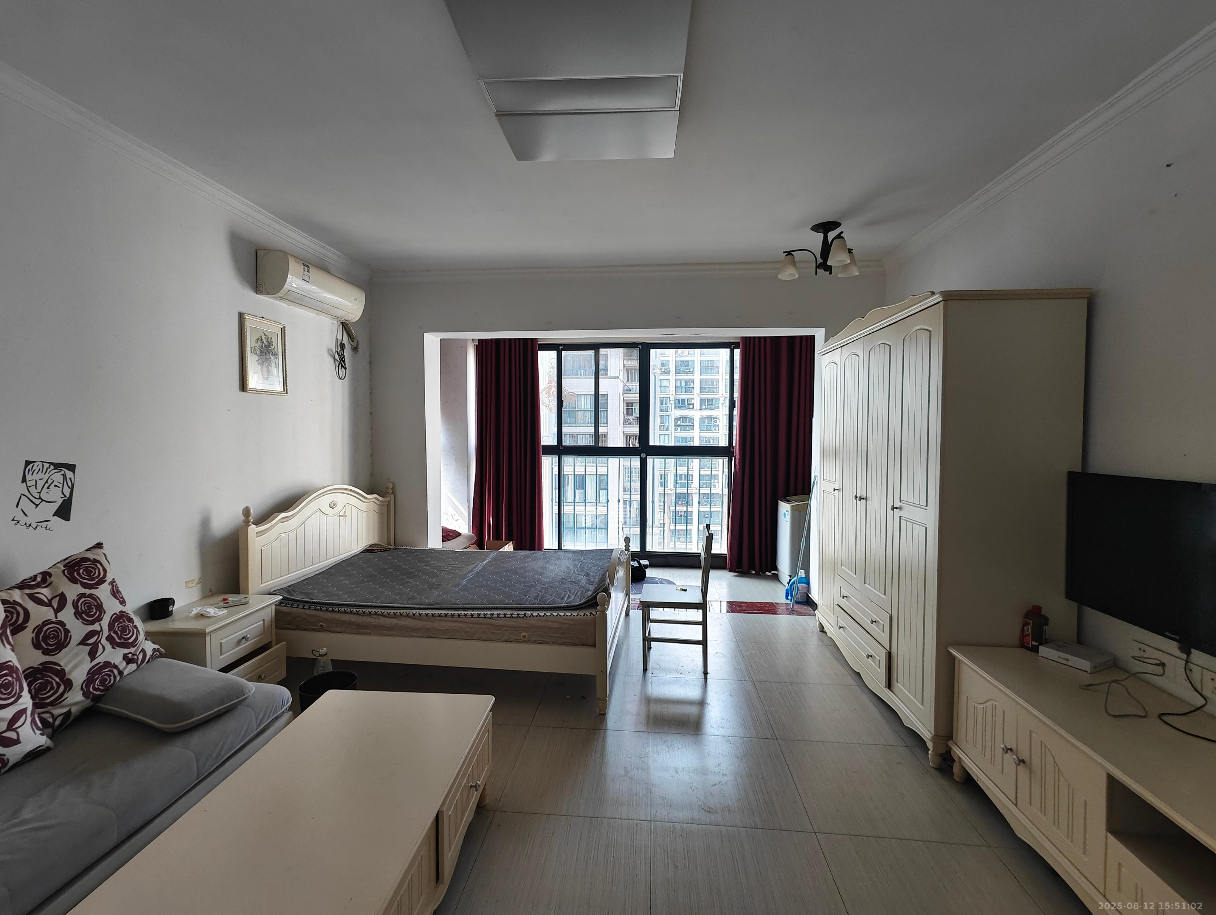 蝴蝶谷  1室1厅1卫    1200.0元/月 蝴蝶谷  1室1厅1卫    1200.0元/月室内图