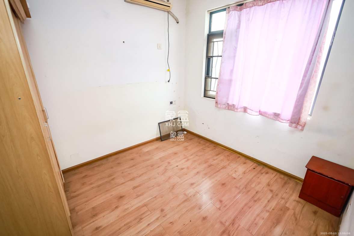 金科东方大院三四期 3室2厅2卫 2500.0元/月 金科东方大院三四期 3室2厅2卫 2500.0元/月室内图