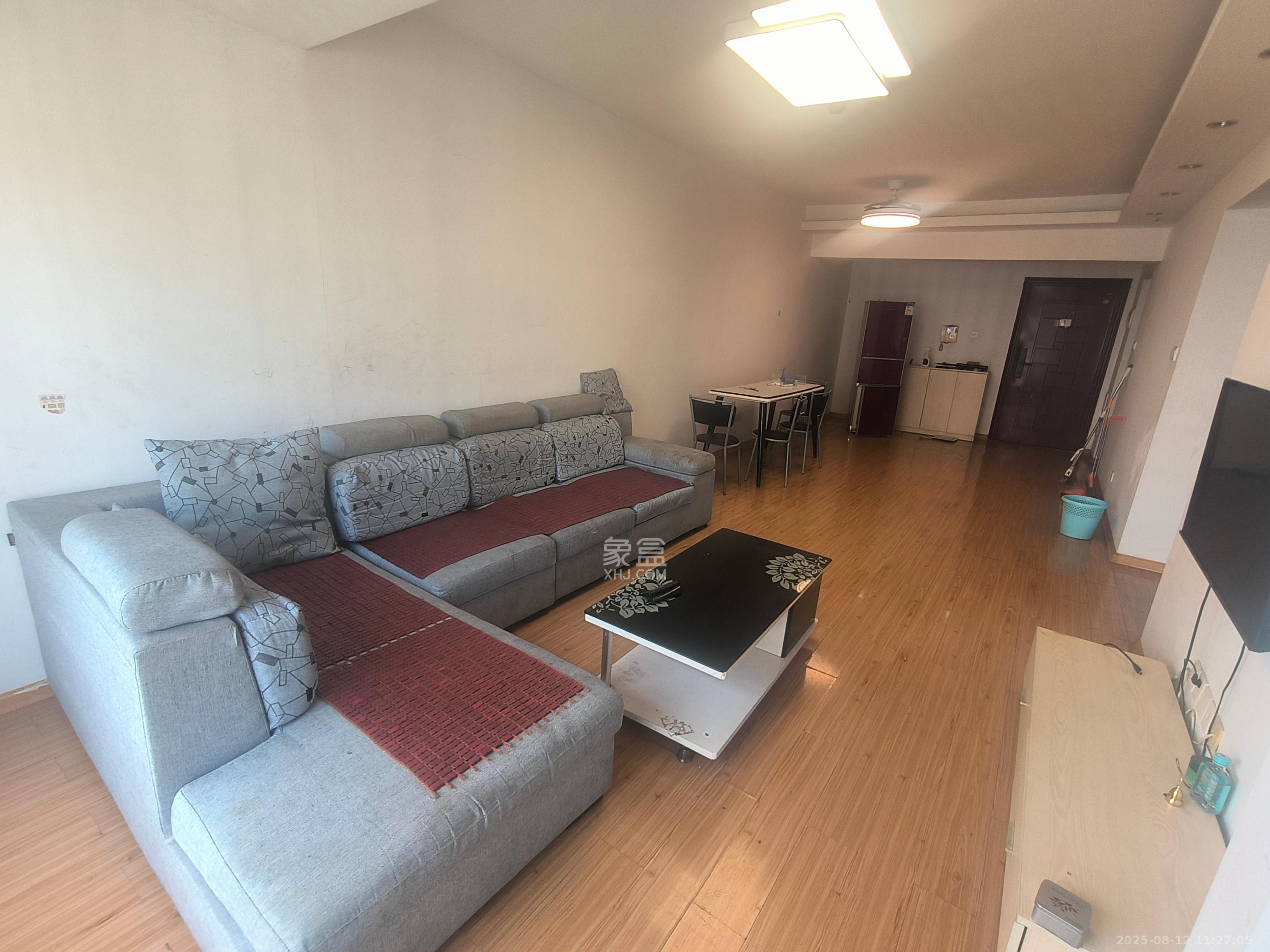 新长海广场  2室1厅1卫    1700.0元/月室内图