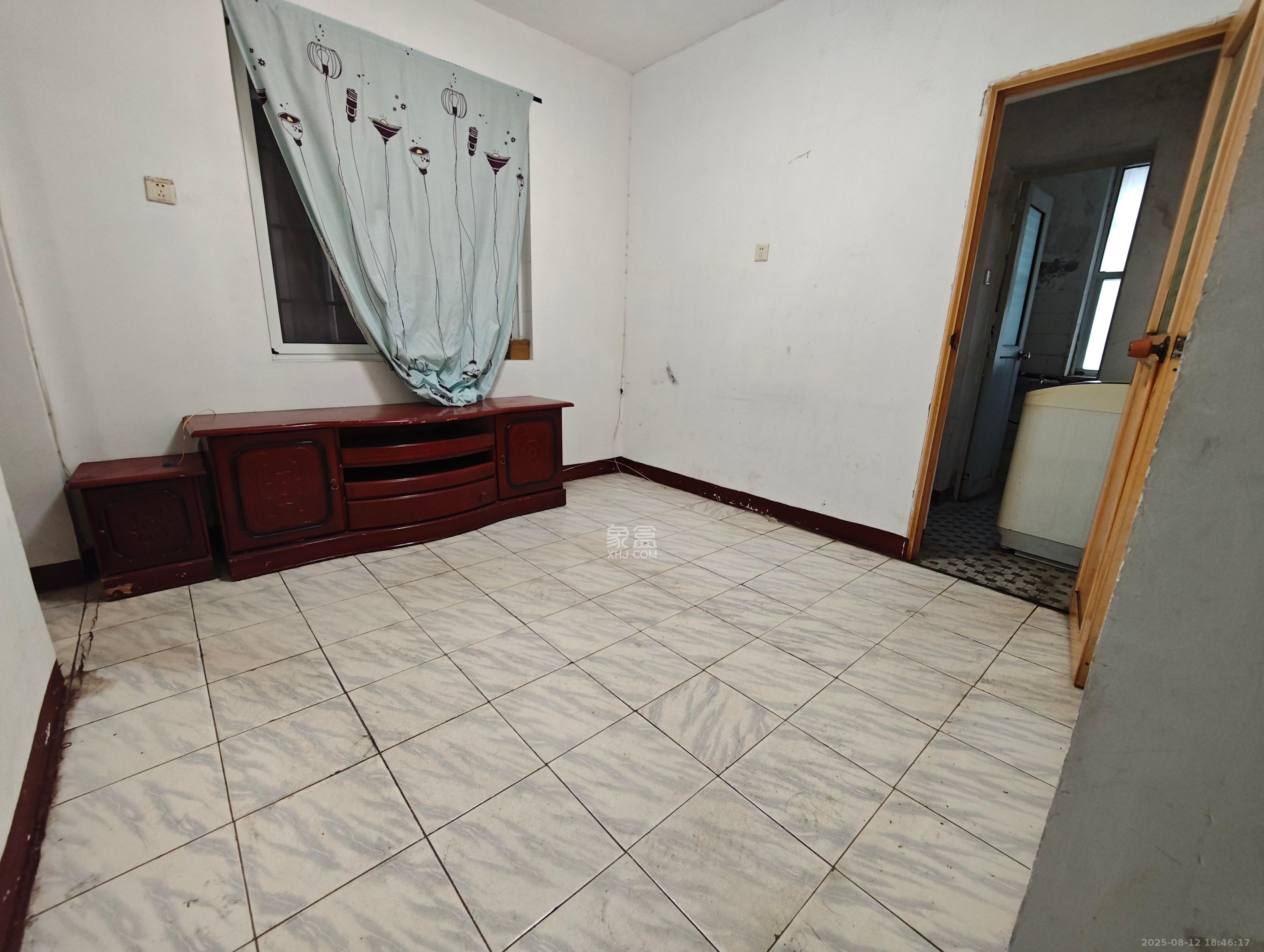 湖南日报宿舍 1室1厅1卫 1800.0元/月 湖南日报宿舍 1室1厅1卫 1800.0元/月室内图