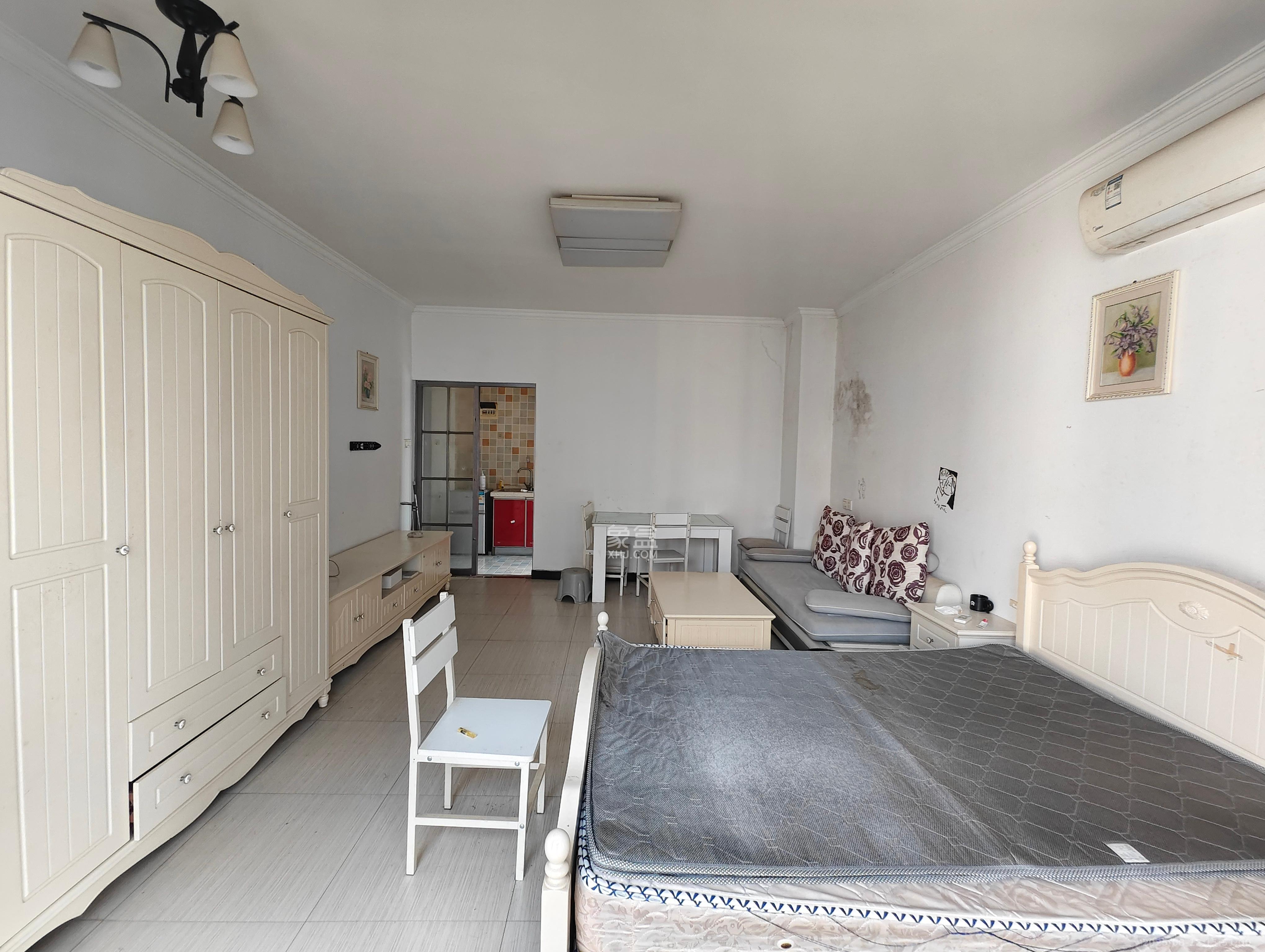 蝴蝶谷  1室1厅1卫    1200.0元/月 蝴蝶谷  1室1厅1卫    1200.0元/月室内图