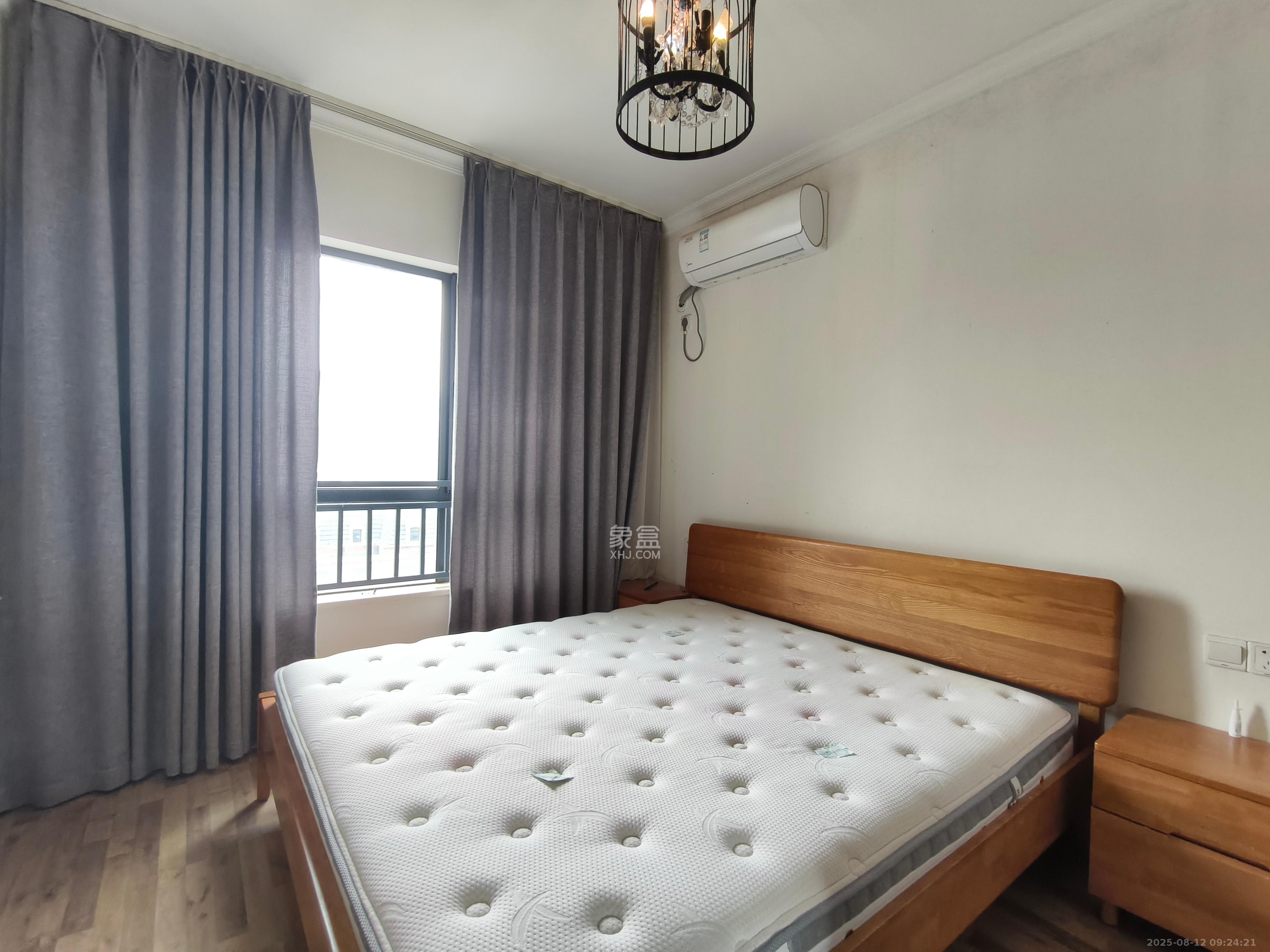 中海梅溪湖壹号  3室2厅2卫    3300.0元/月 中海梅溪湖壹号  3室2厅2卫    3300.0元/月室内图