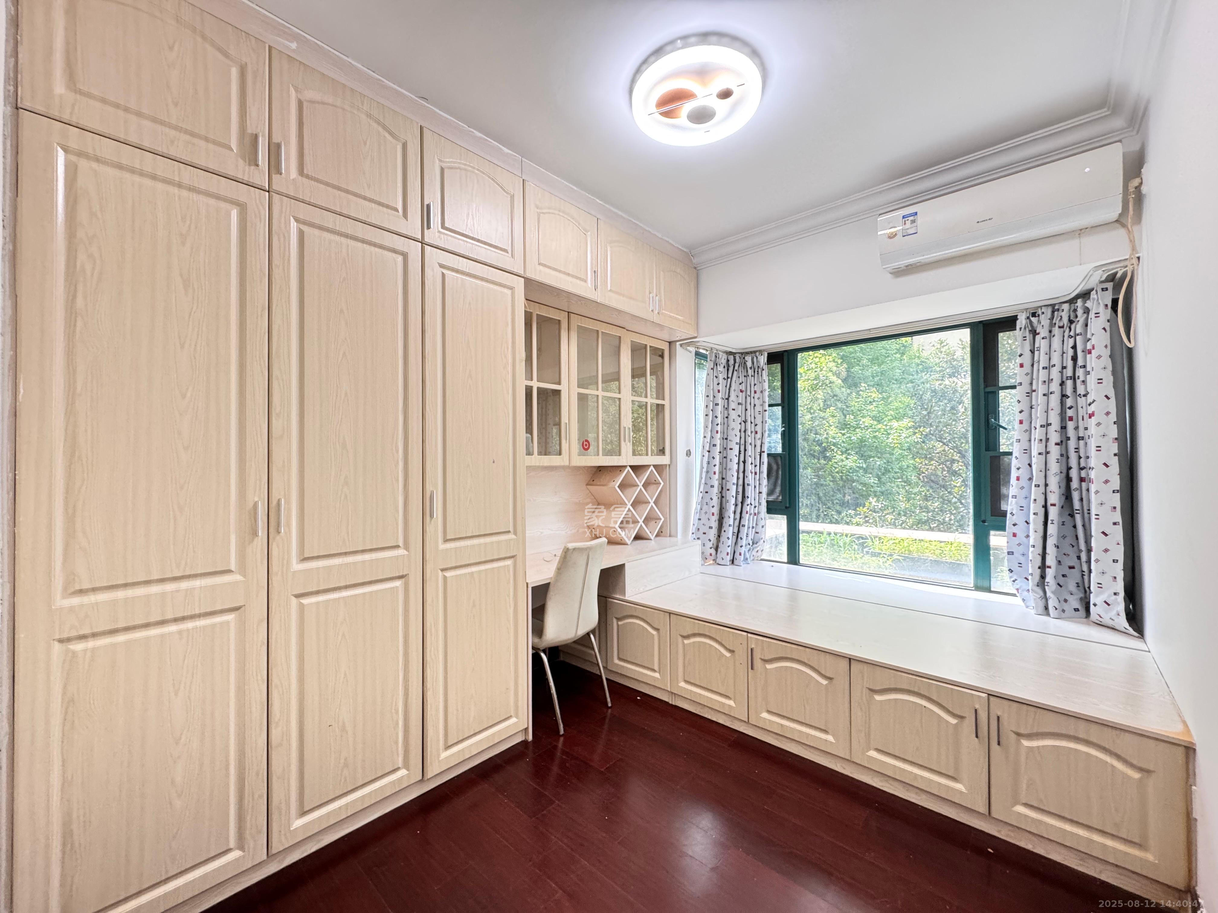 恒大绿洲 3室2厅2卫 2600.0元/月 恒大绿洲 3室2厅2卫 2600.0元/月室内图