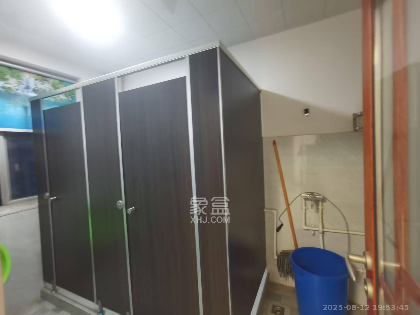 九峰小区(一二三四区) 7室2厅2卫 3000.0元/月 九峰小区(一二三四区) 7室2厅2卫 3000.0元/月室内图