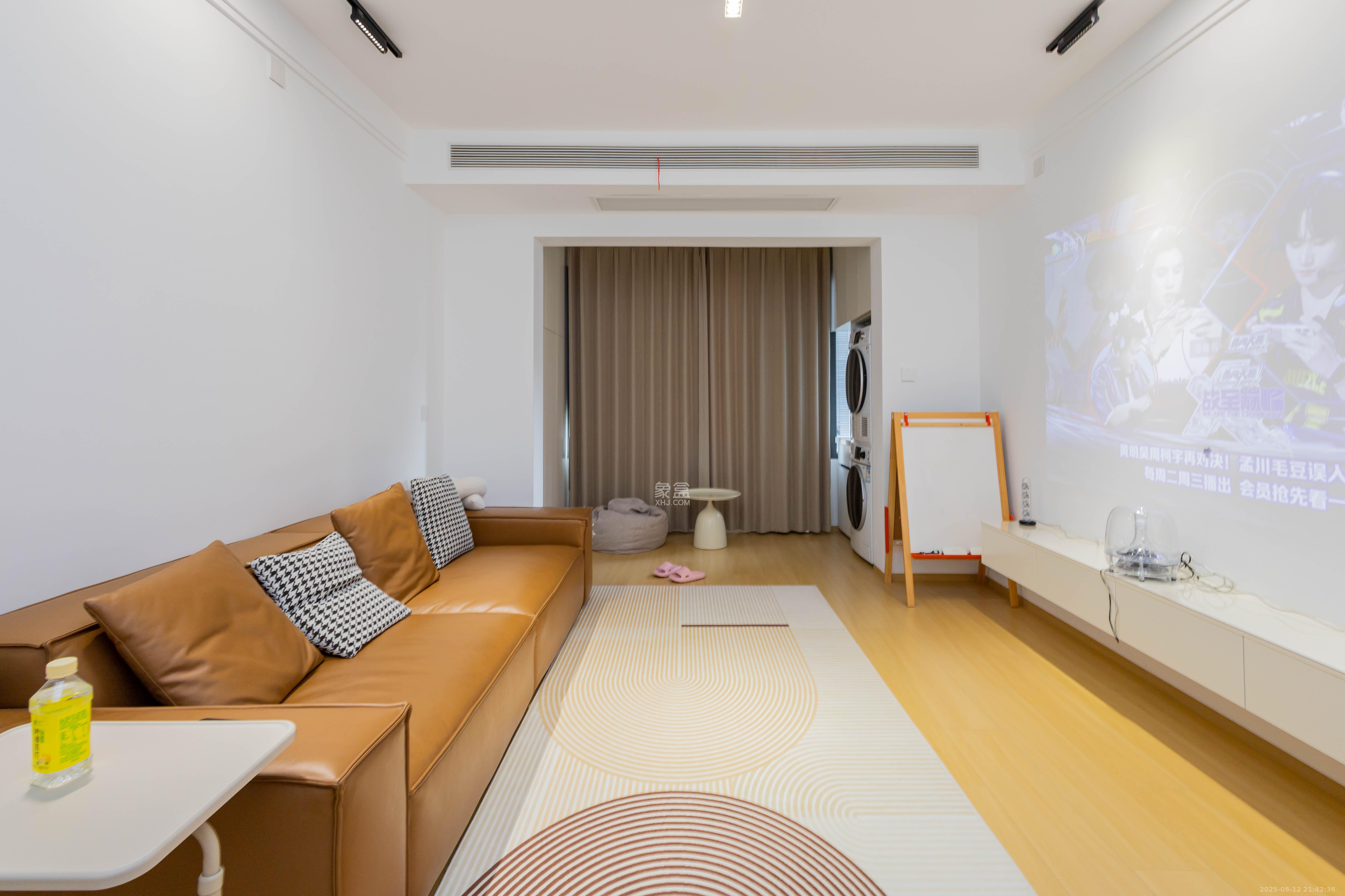 中国铁建国际城二期 3室1厅1卫 71.8万 中国铁建国际城二期 3室1厅1卫 71.8万客厅