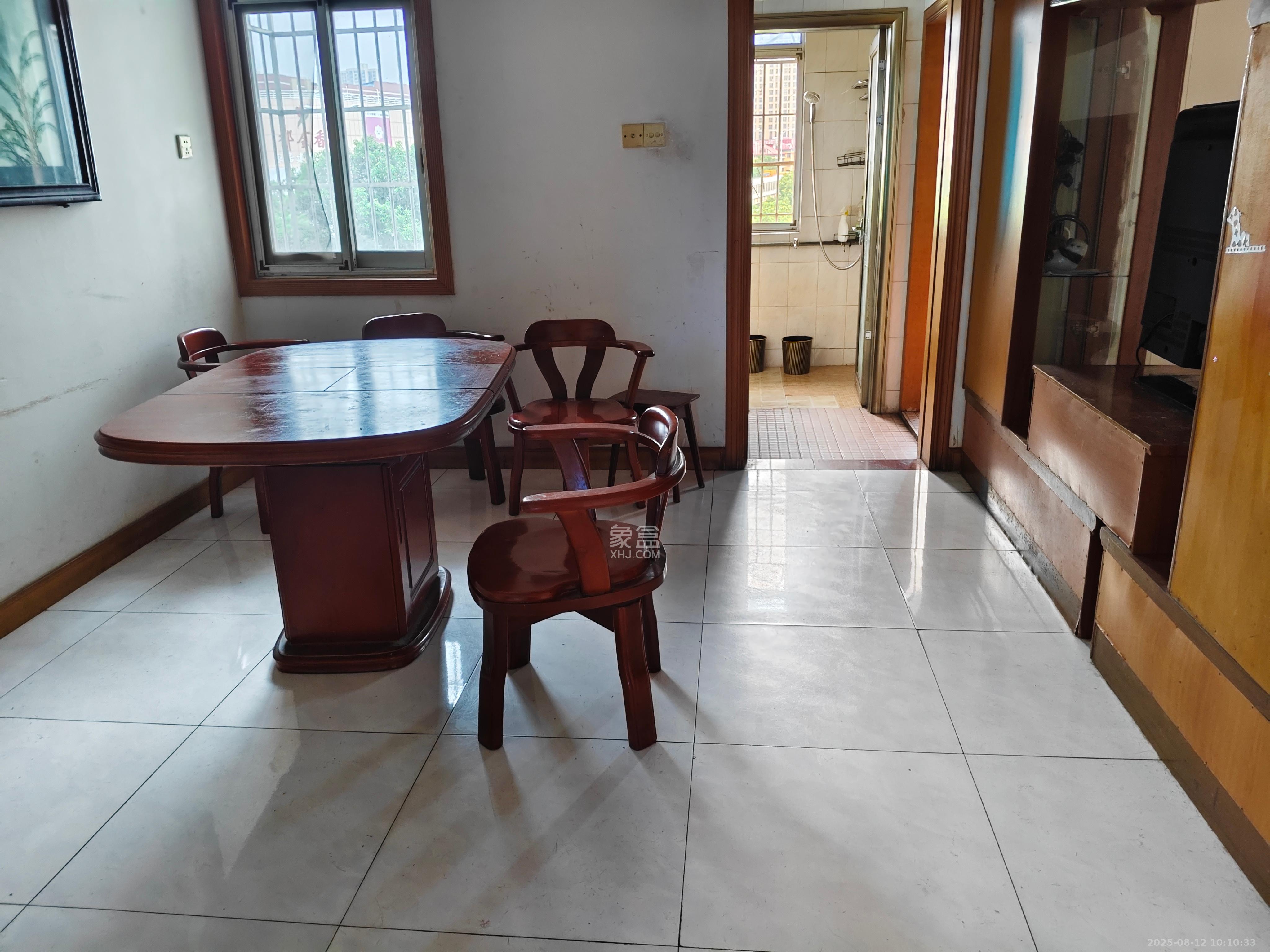 望城坡医院宿舍(人民医院宿舍) 3室2厅1卫 1600.0元/月 望城坡医院宿舍(人民医院宿舍) 3室2厅1卫 1600.0元/月室内图