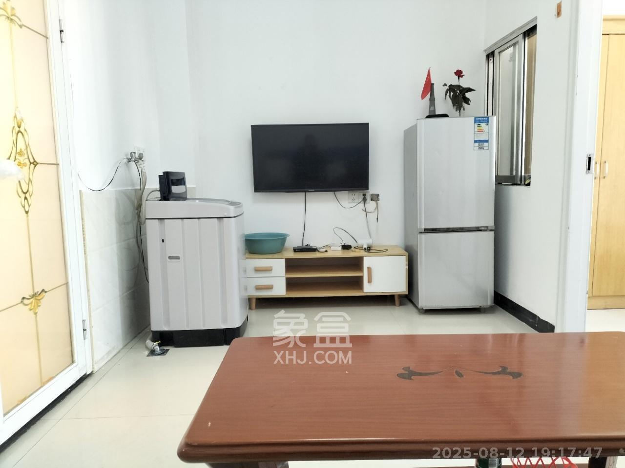 骑龙安置小区  1室1厅1卫   1200.00元/月室内图