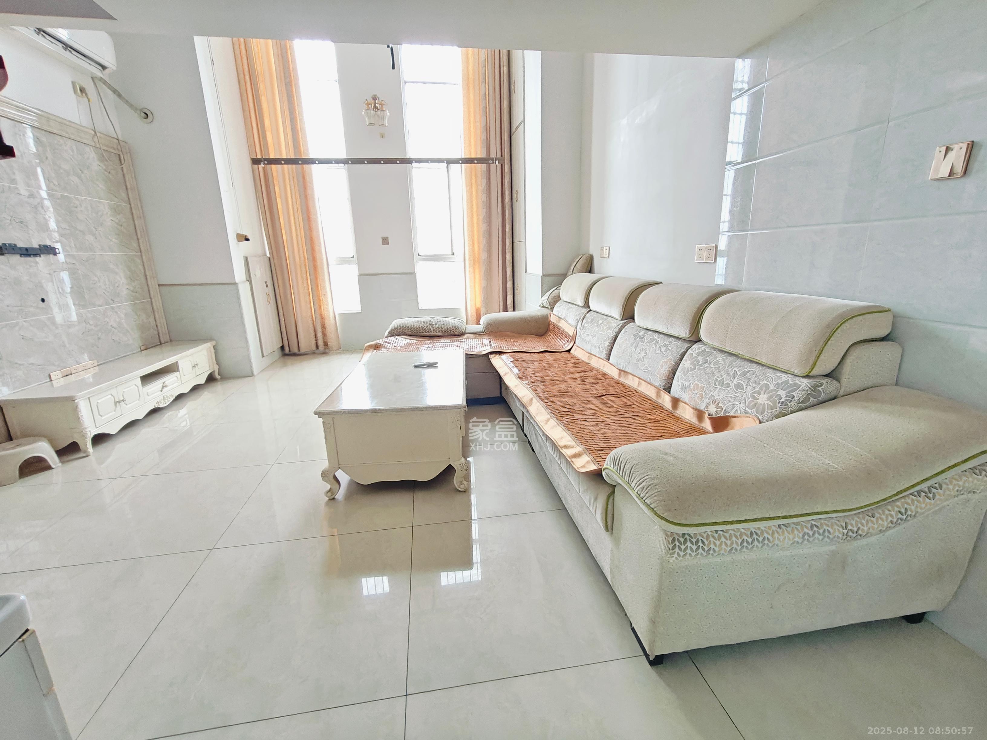 MOMA当代广场 2室2厅1卫 1380.0元/月 MOMA当代广场 2室2厅1卫 1380.0元/月室内图