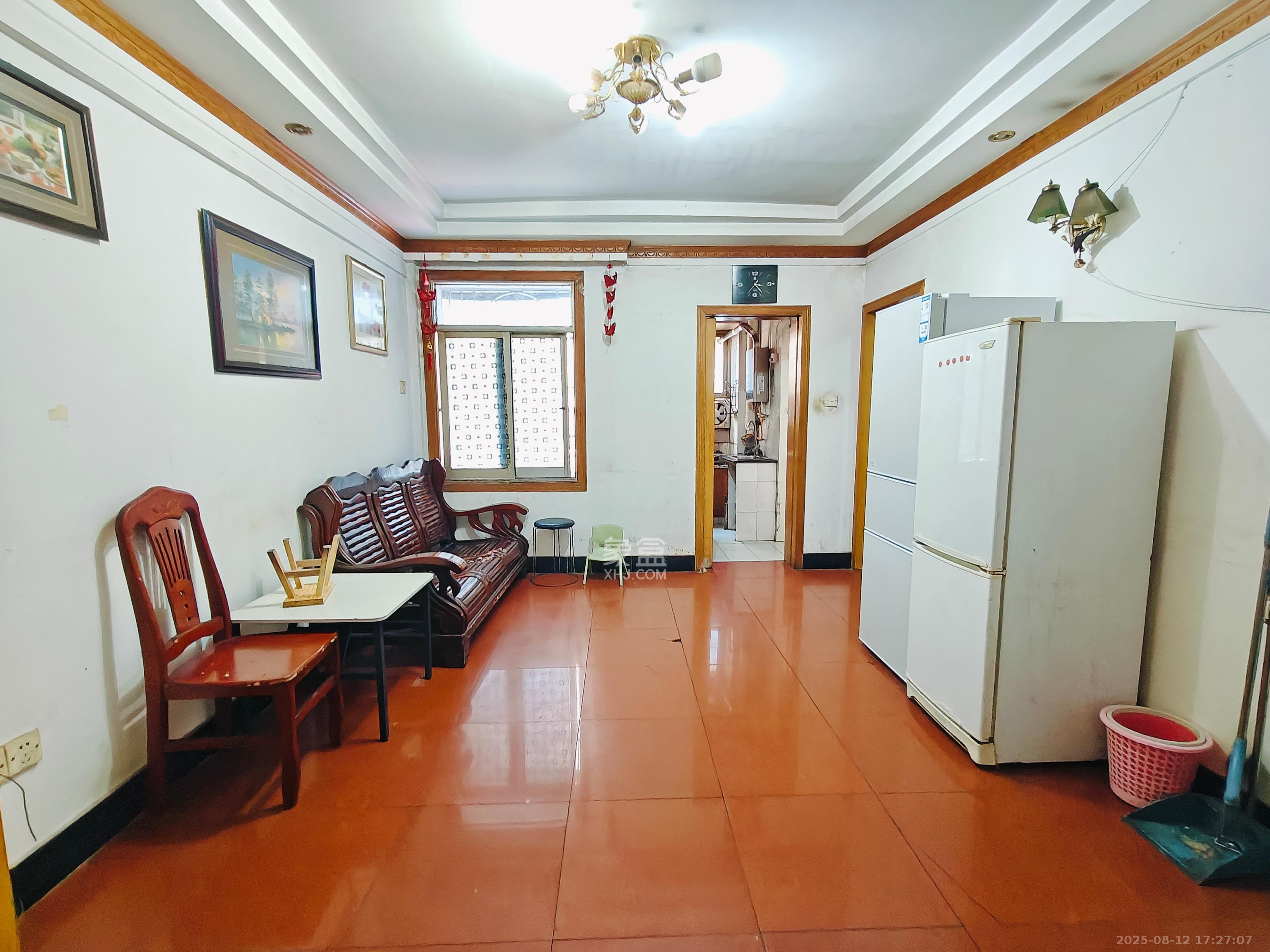 西牌楼社区 2室1厅1卫 1500.0元/月 西牌楼社区 2室1厅1卫 1500.0元/月室内图