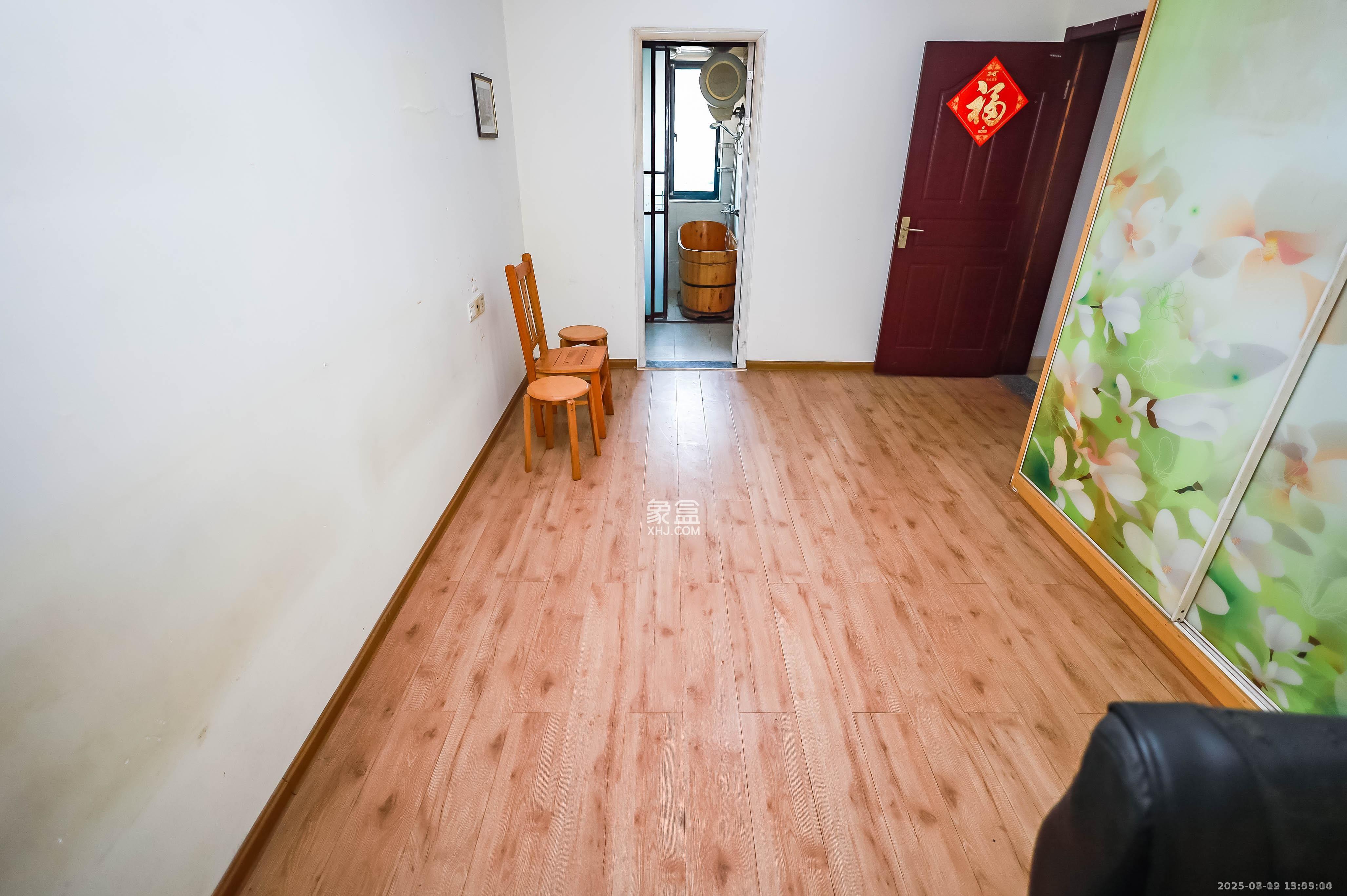 金科东方大院三四期 3室2厅2卫 2500.0元/月 金科东方大院三四期 3室2厅2卫 2500.0元/月室内图