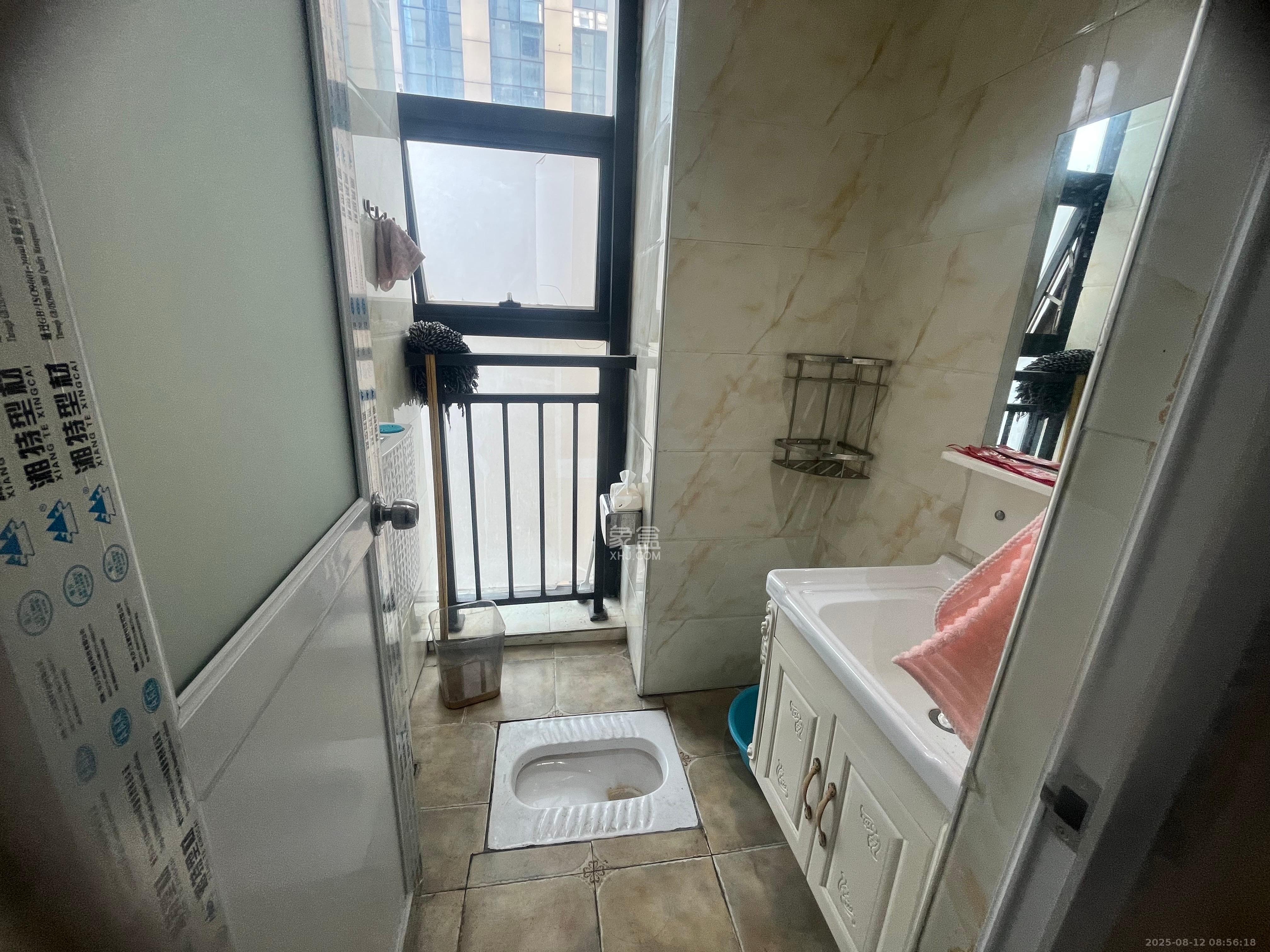 万坤图财富广场  2室1厅1卫    3600.0元/月 万坤图财富广场  2室1厅1卫    3600.0元/月室内图