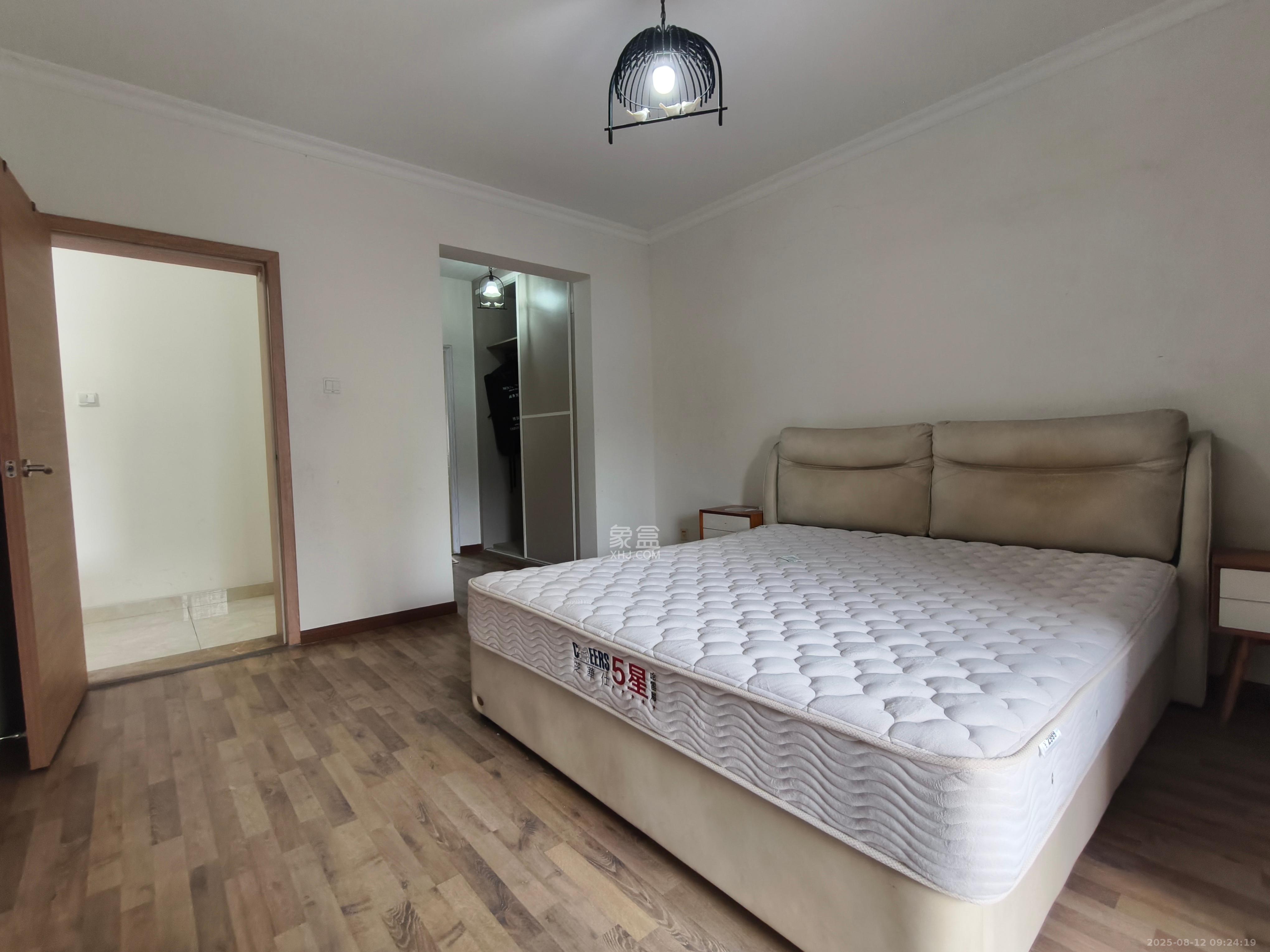 中海梅溪湖壹号  3室2厅2卫    3300.0元/月 中海梅溪湖壹号  3室2厅2卫    3300.0元/月室内图