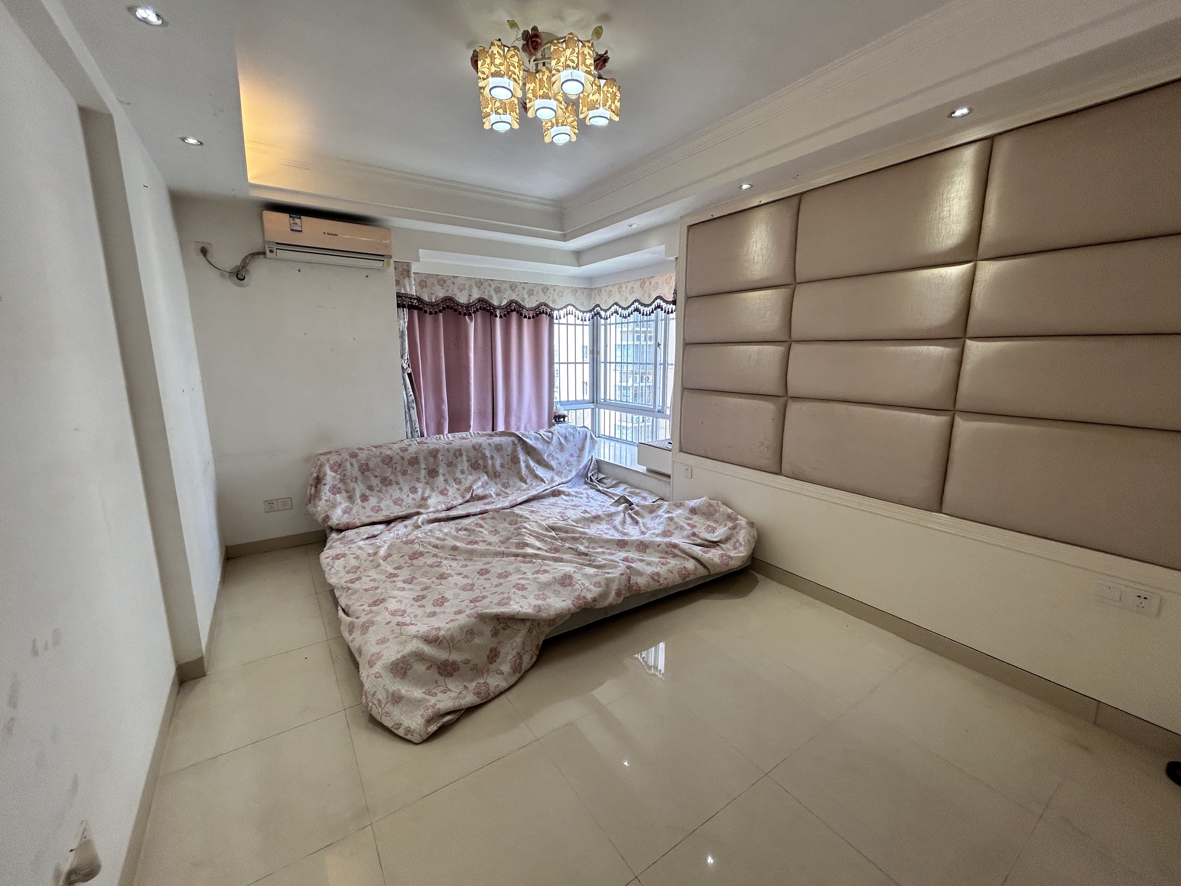 学苑公寓 3室2厅1卫 2500.0元/月 学苑公寓 3室2厅1卫 2500.0元/月室内图