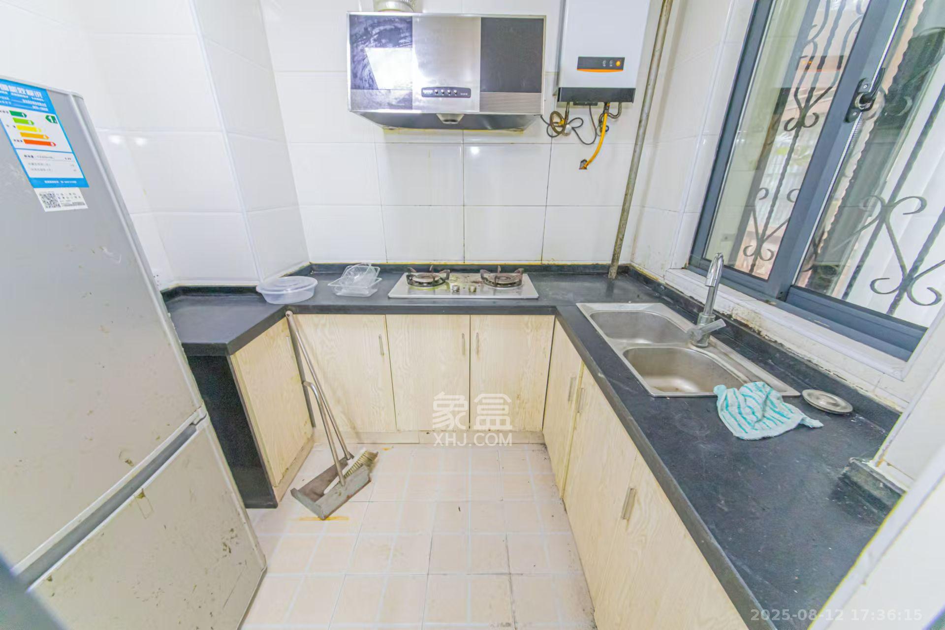 中建芙蓉嘉苑  3室2厅1卫   2400.00元/月室内图