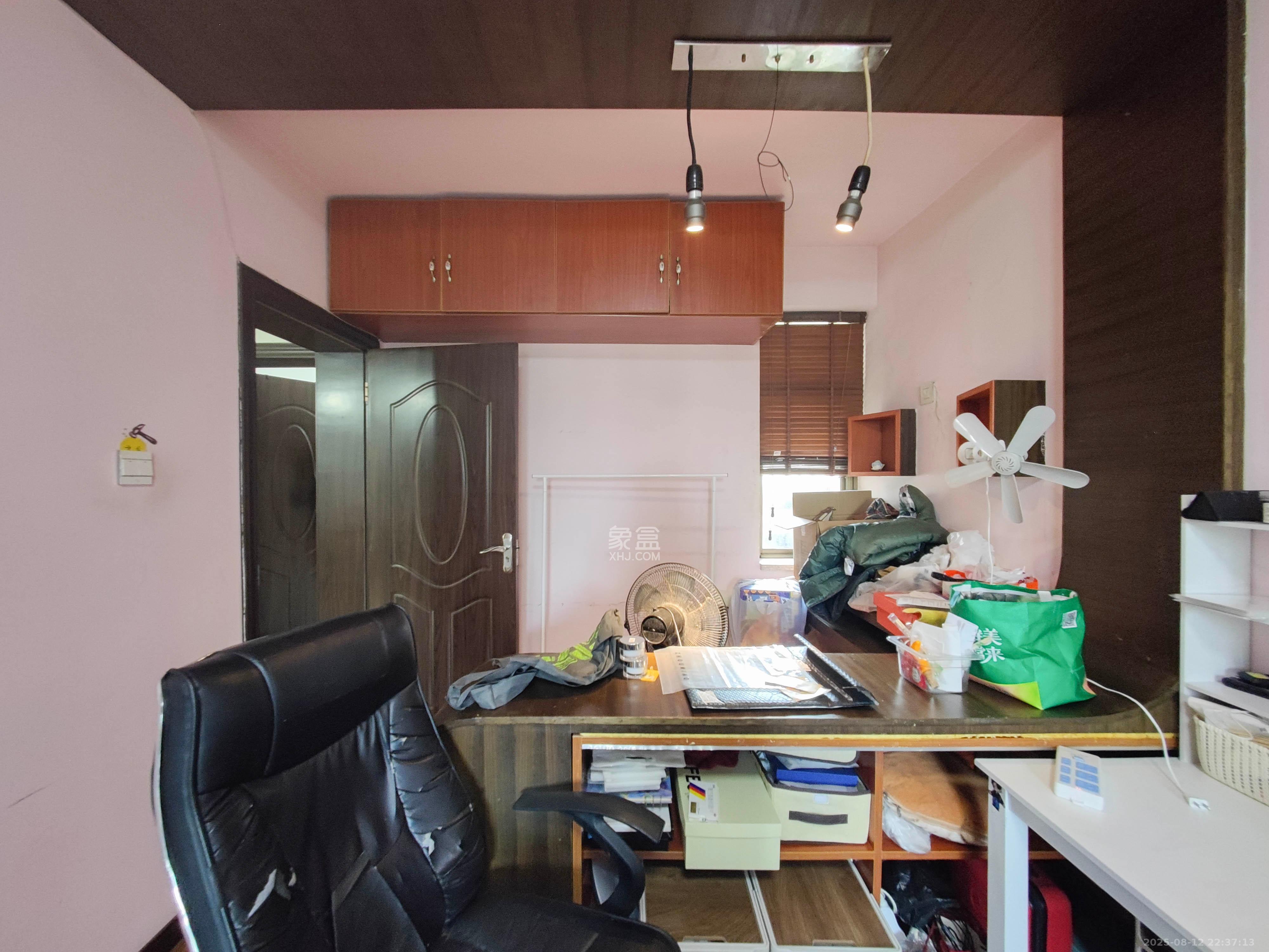 鄱阳小区  2室2厅1卫    46.0万其他