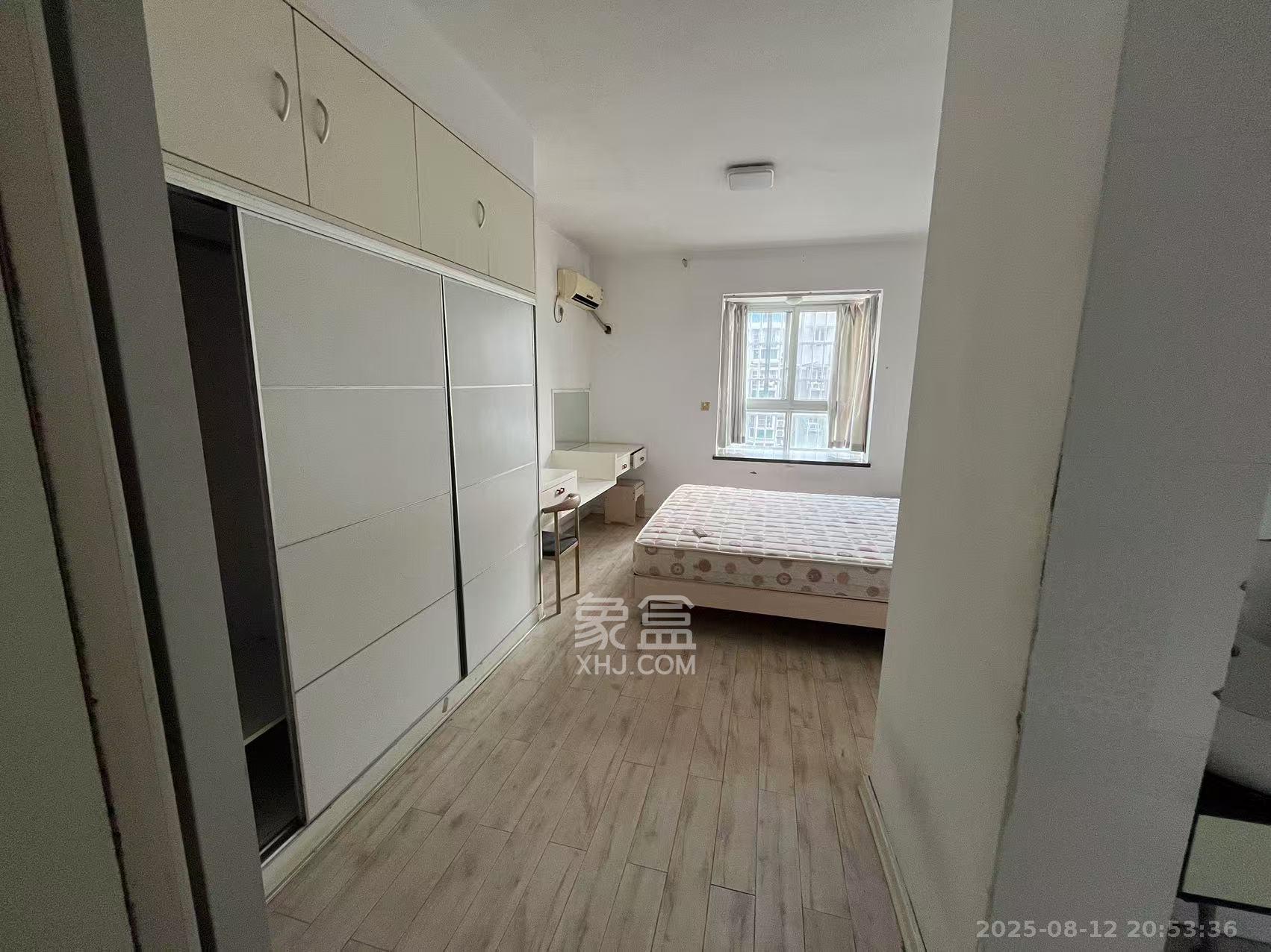 一品东庭  3室2厅2卫    2700.0元/月 一品东庭  3室2厅2卫    2700.0元/月室内图