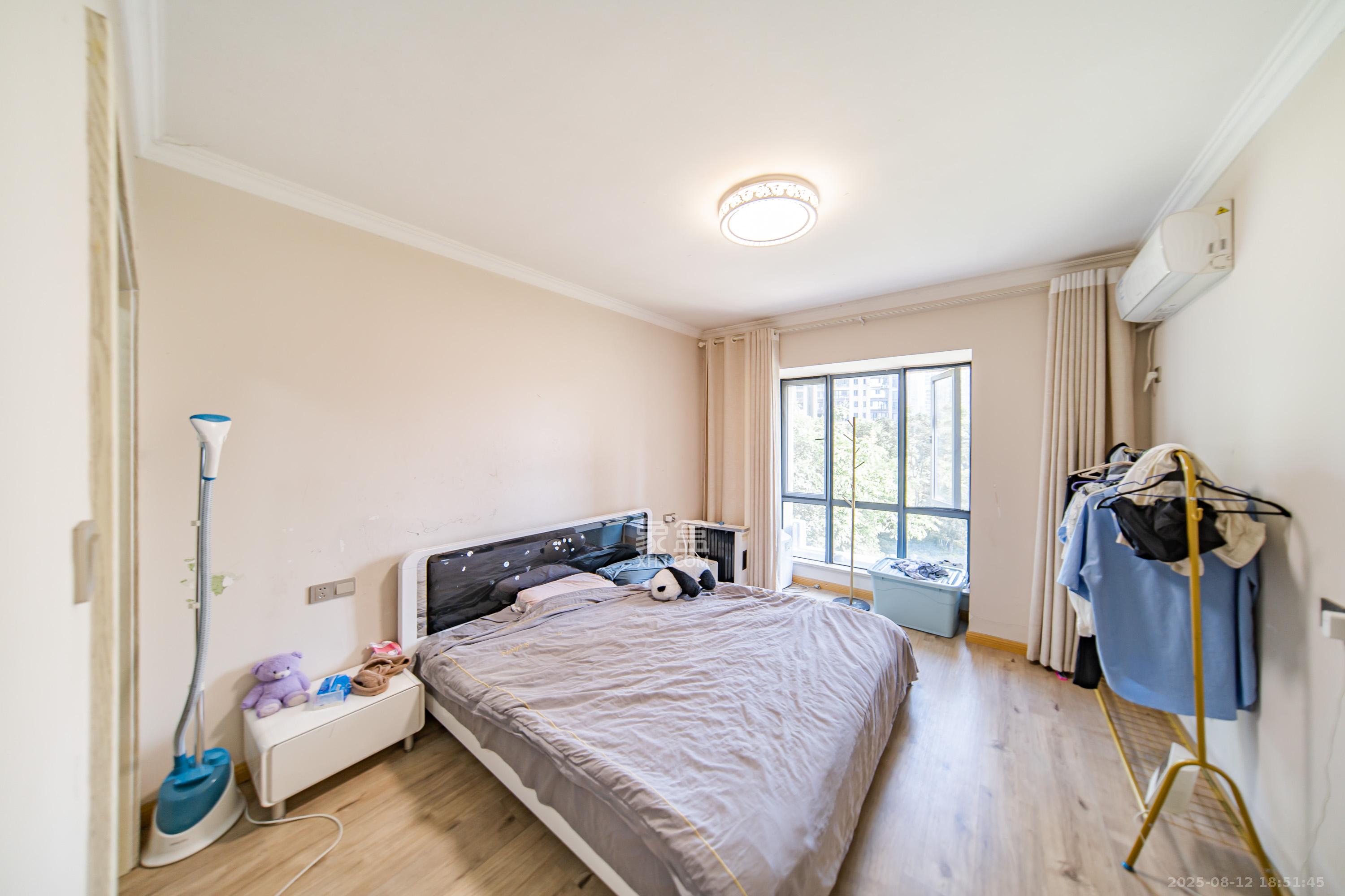 兰亭湾畔  3室2厅2卫    138.0万 兰亭湾畔  3室2厅2卫    138.0万卧室