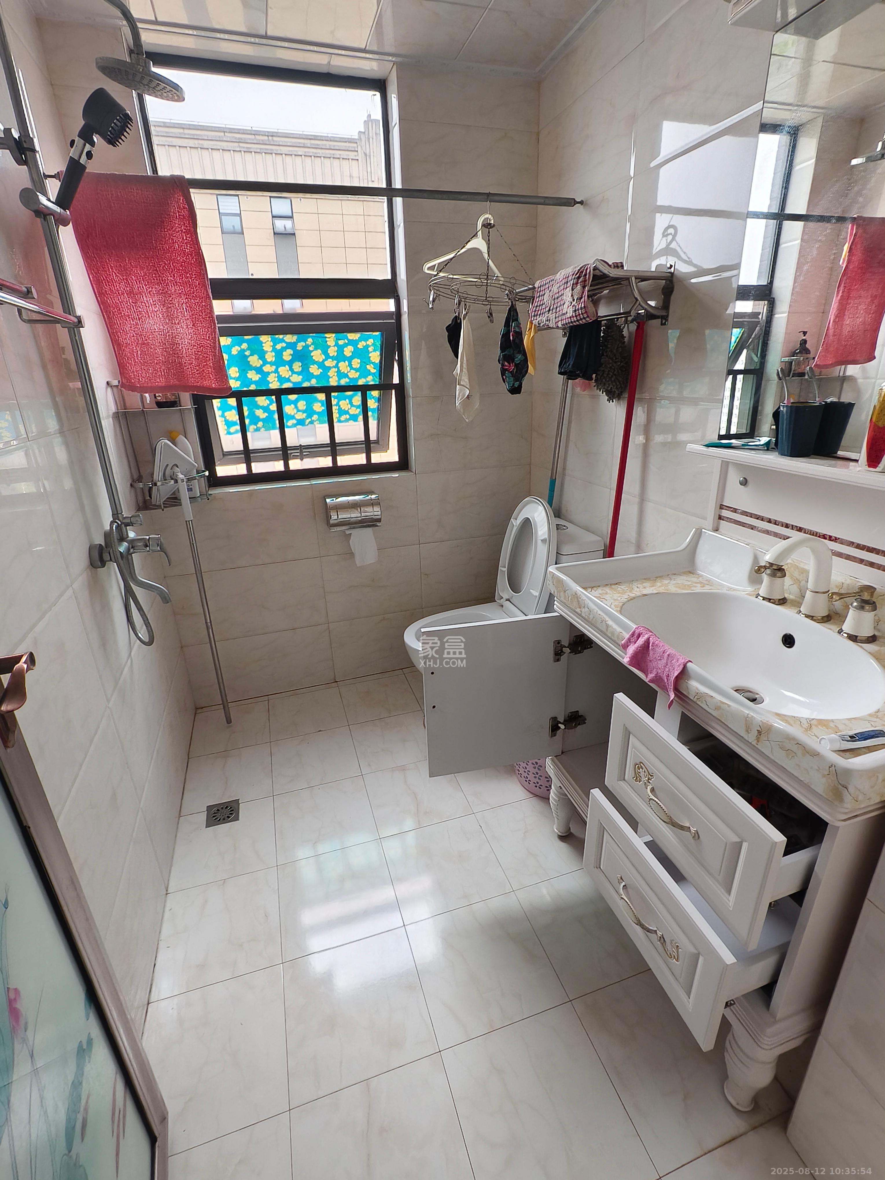 汇一城(汇壹公馆)  4室2厅2卫    2600.0元/月 汇一城(汇壹公馆)  4室2厅2卫    2600.0元/月室内图