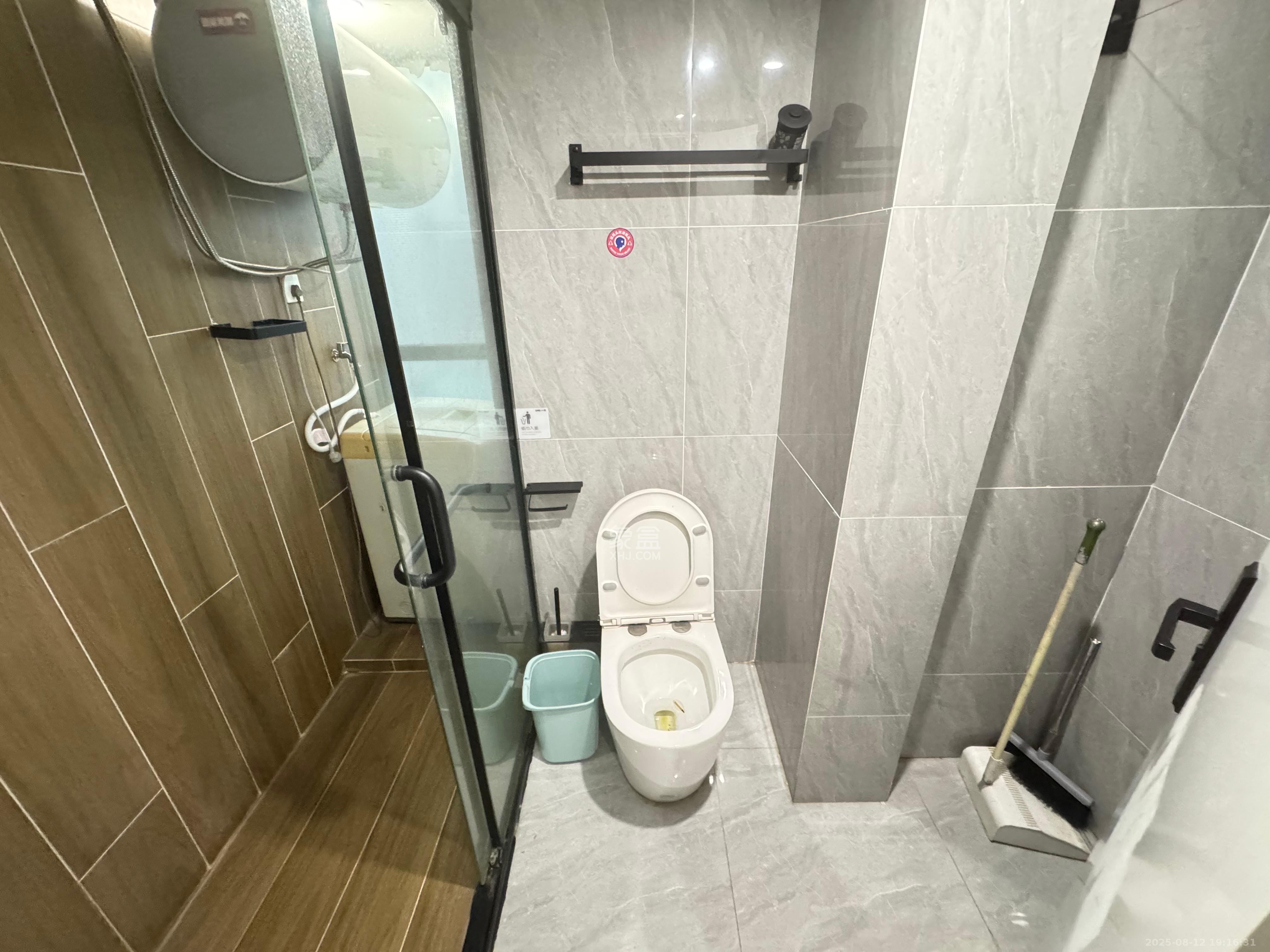 YO领域(领御大厦) 1室1厅1卫 2000.0元/月 YO领域(领御大厦) 1室1厅1卫 2000.0元/月室内图