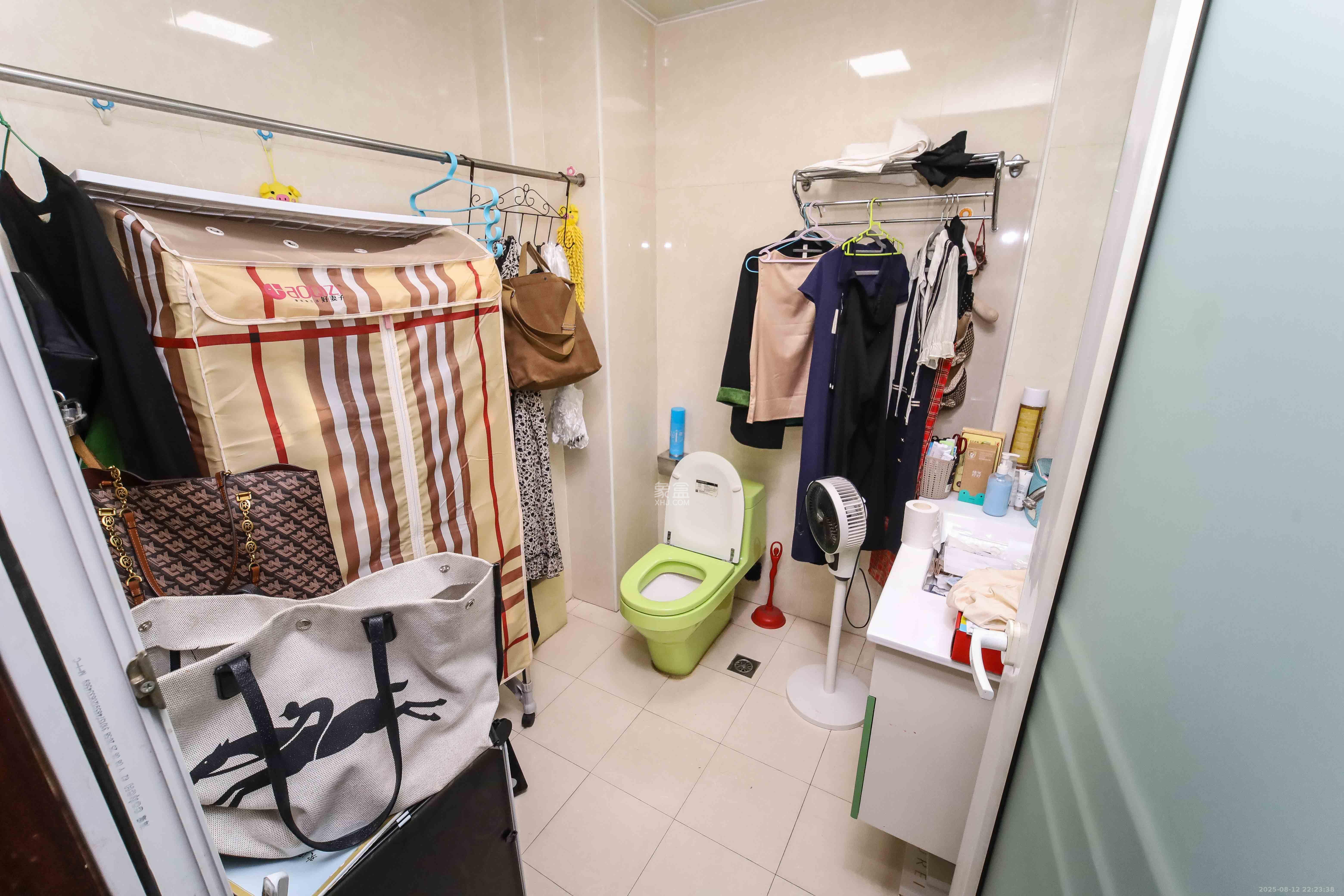 宇力大厦  3室2厅2卫    79.8万卫生间