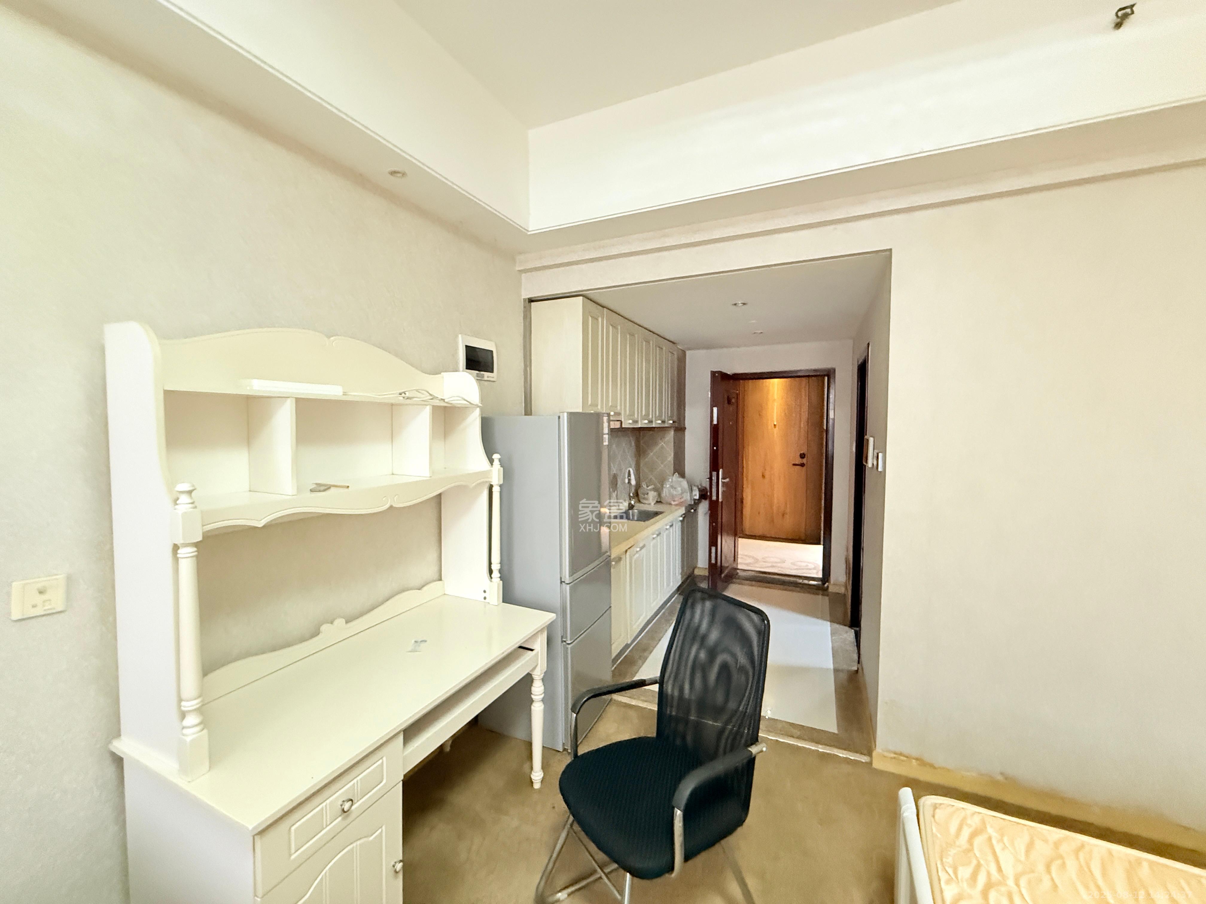 嘉斯茂购物广场(国中星城) 1室1厅1卫 1500.0元/月 嘉斯茂购物广场(国中星城) 1室1厅1卫 1500.0元/月室内图