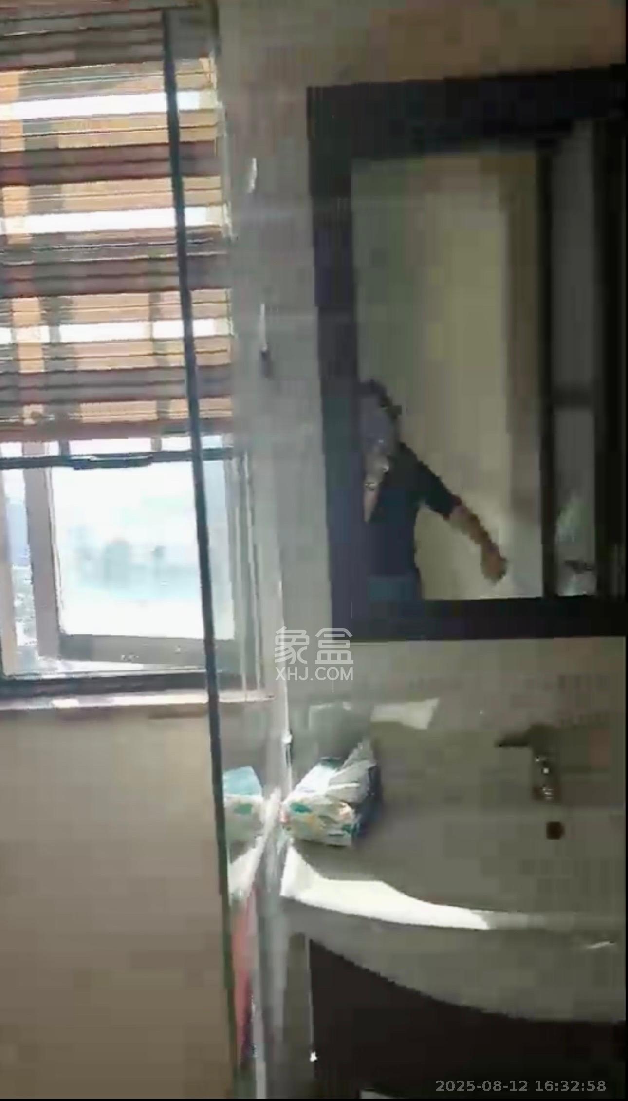 好莱城（弘德西街）  3室2厅1卫    2200.0元/月室内图