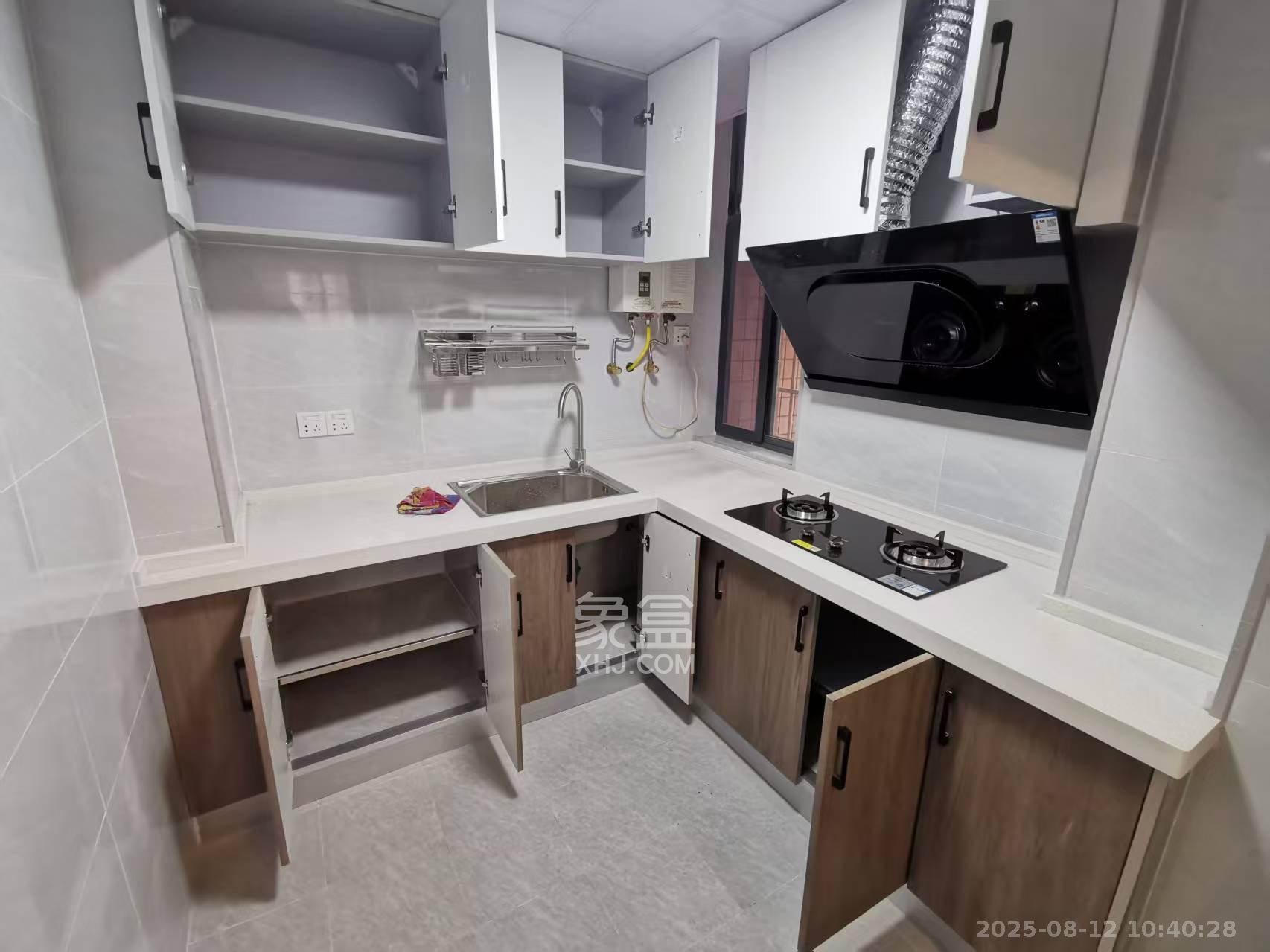 望月沁园  3室2厅2卫    3200.0元/月室内图