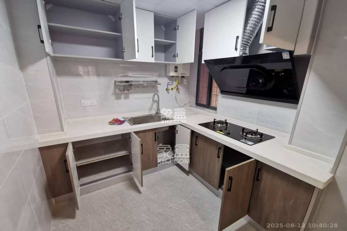 望月沁园 3室2厅2卫 3200.0元/月 望月沁园 3室2厅2卫 3200.0元/月室内图