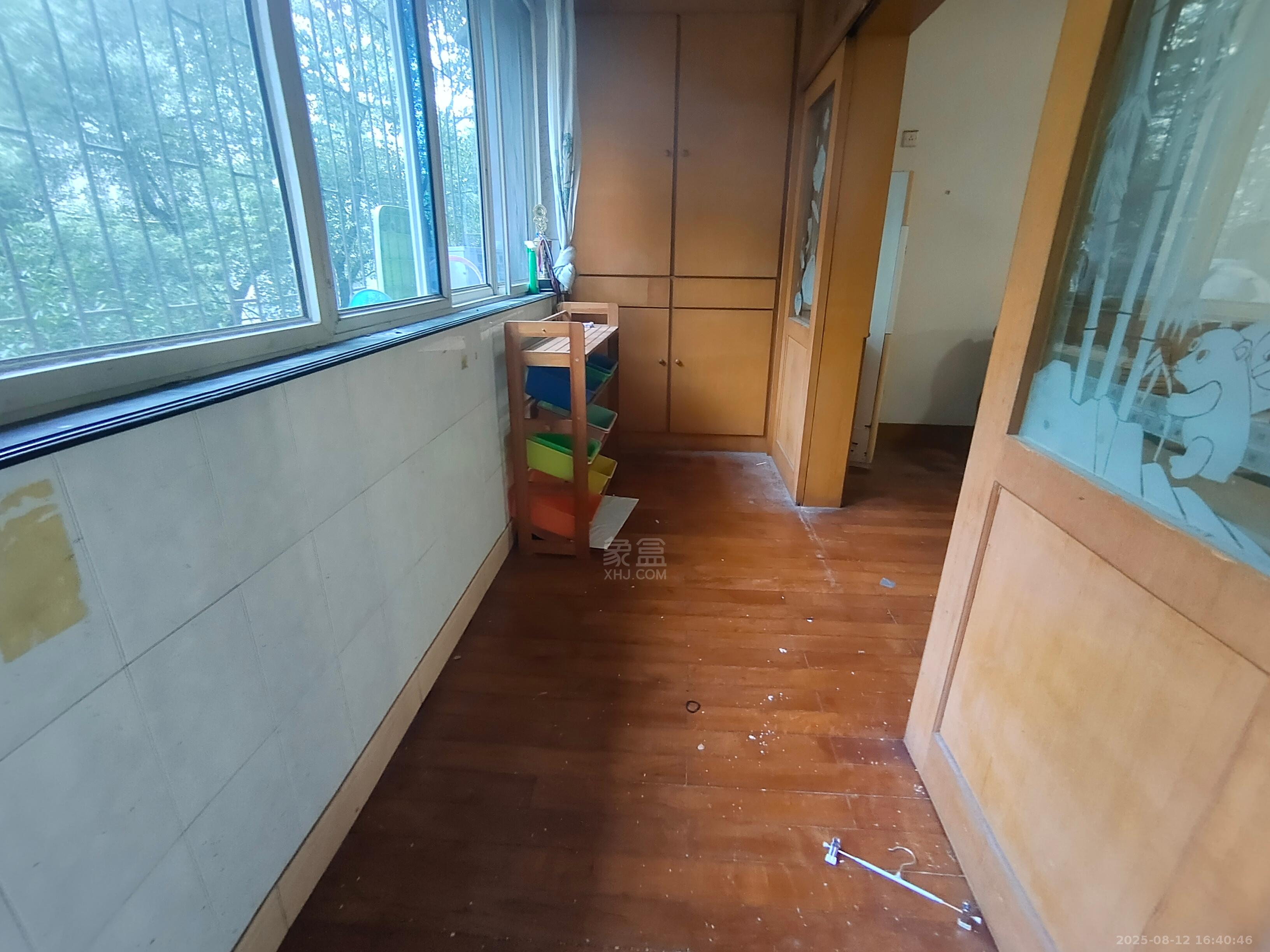 学堂冲一村 2室2厅1卫 1200.0元/月 学堂冲一村 2室2厅1卫 1200.0元/月室内图