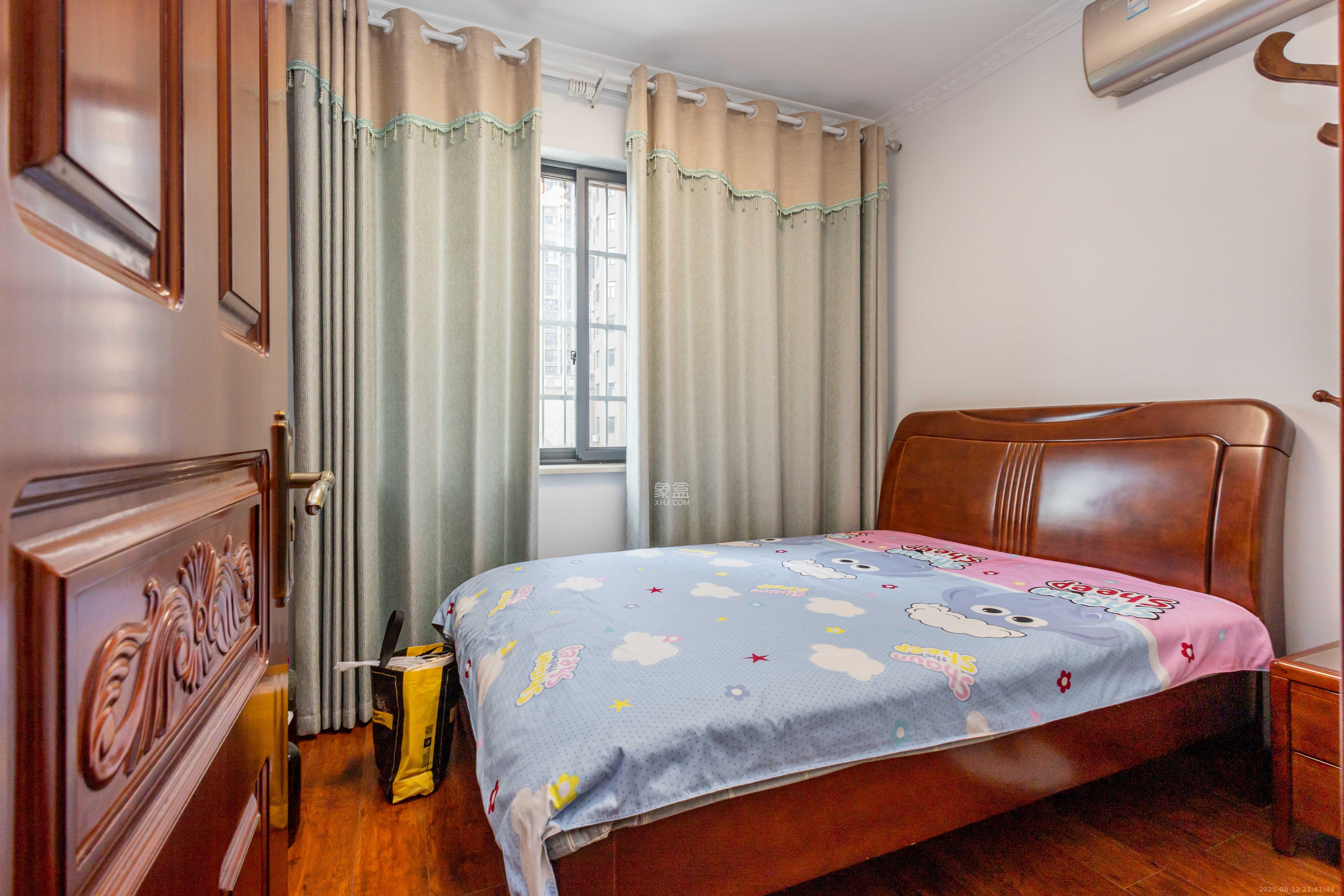 高林仕家 3室2厅2卫 90.0万 高林仕家 3室2厅2卫 90.0万卧室