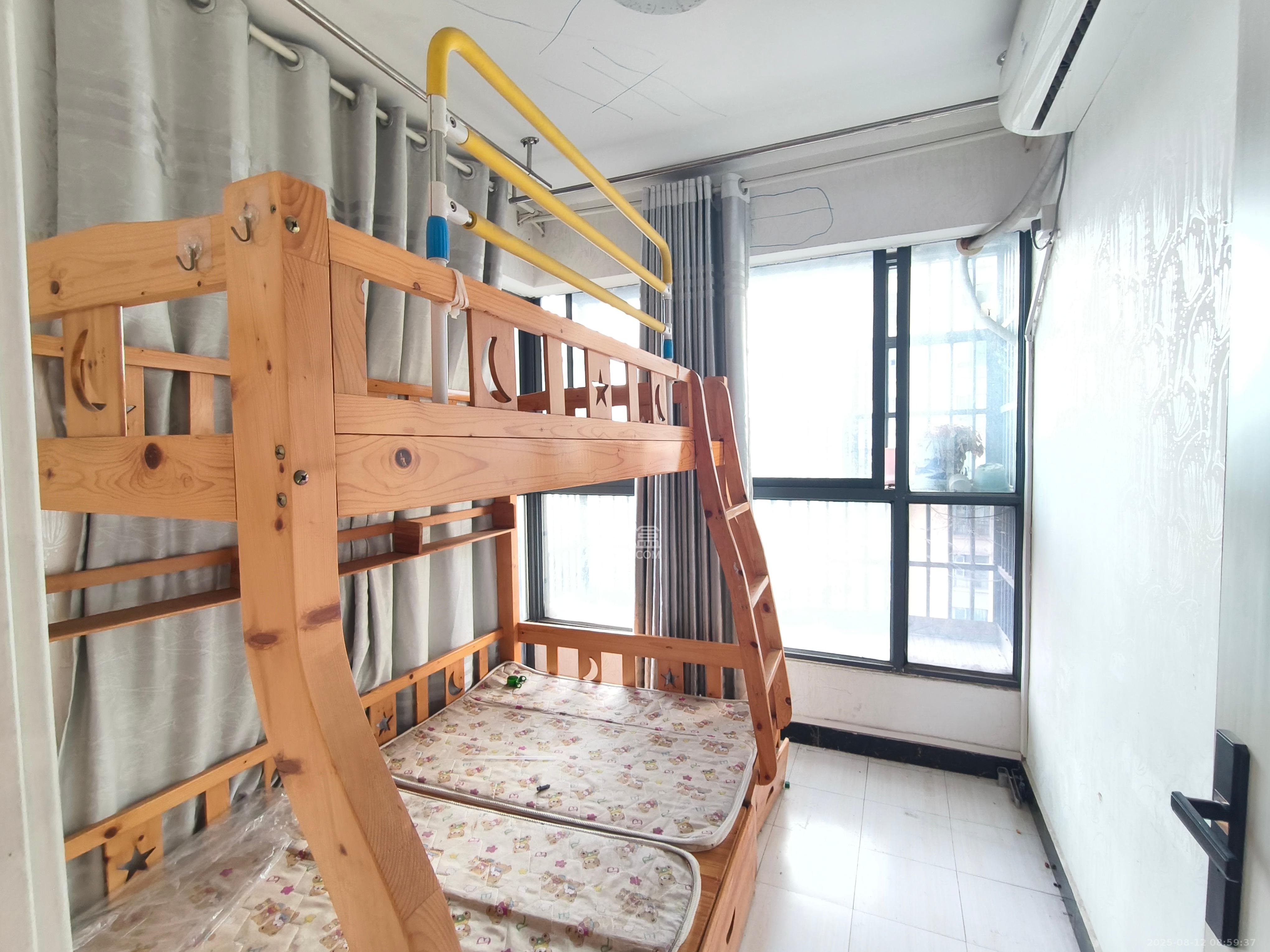 勤诚达新界  3室2厅1卫   1760.00元/月室内图