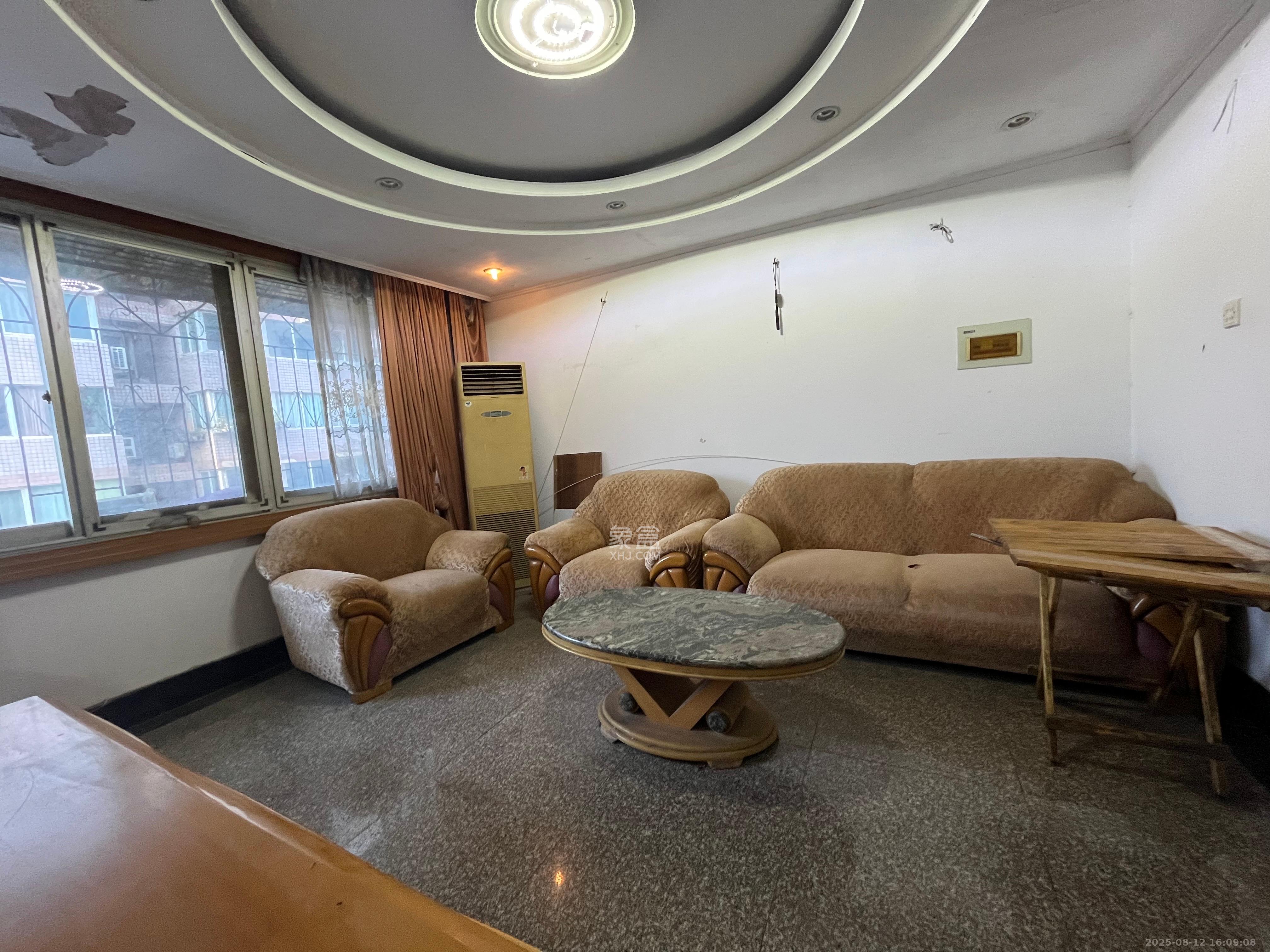 海利宿舍 3室1厅1卫 2000.0元/月 海利宿舍 3室1厅1卫 2000.0元/月室内图