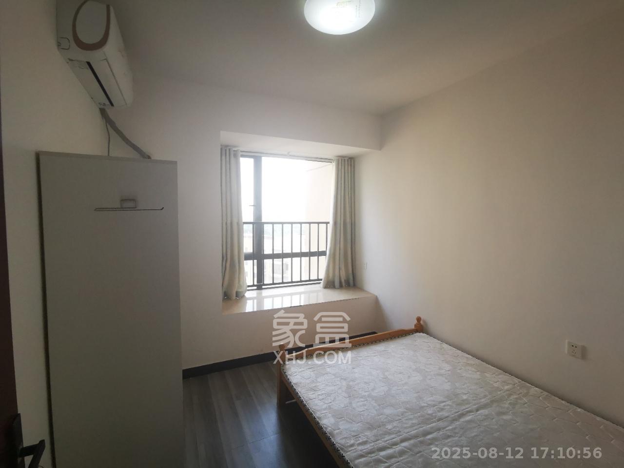 西湖鸿运佳苑  4室2厅2卫   2100.00元/月室内图