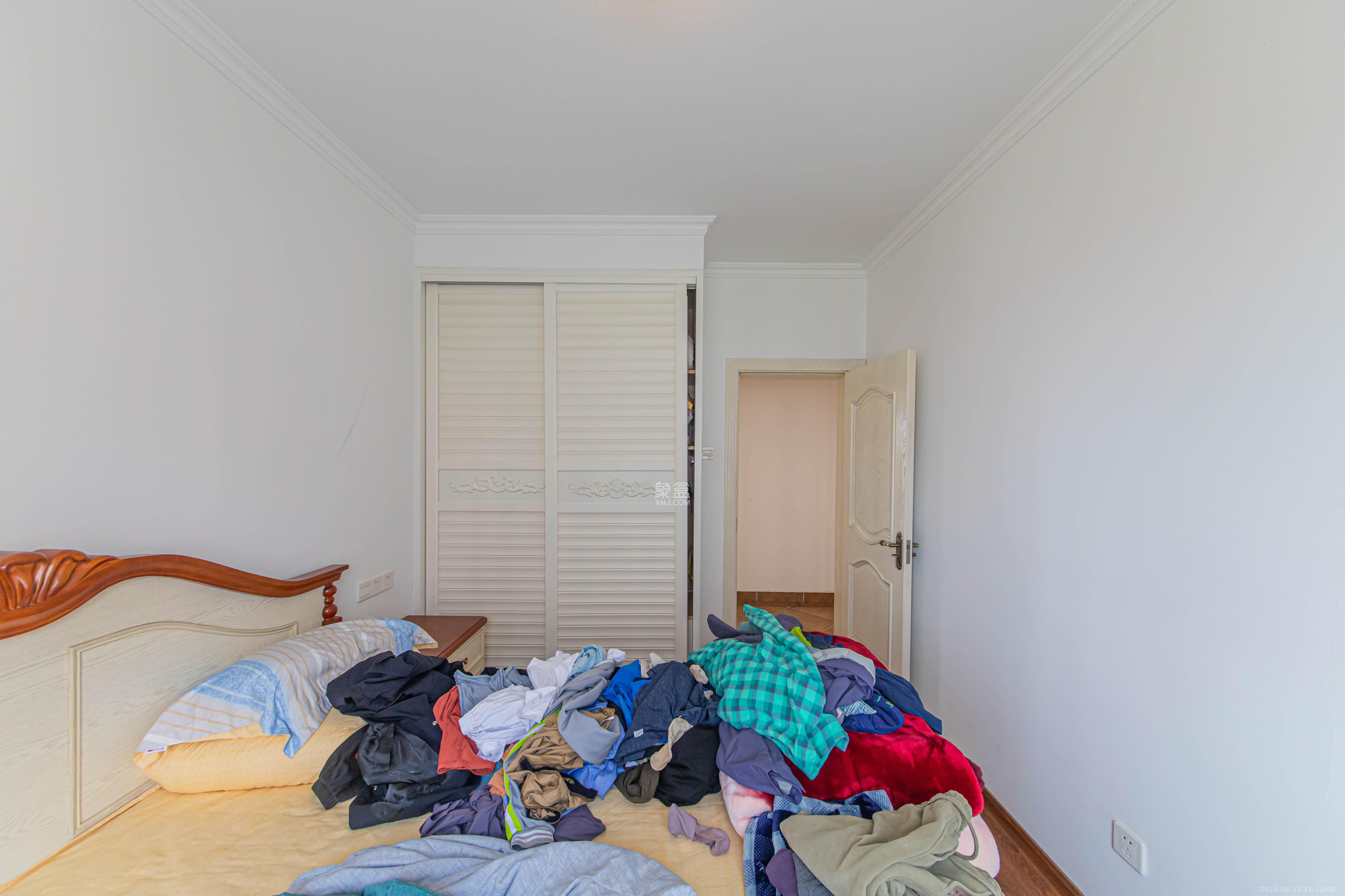 鑫远和城(一、二期) 4室2厅2卫 130.0万 鑫远和城(一、二期) 4室2厅2卫 130.0万卧室