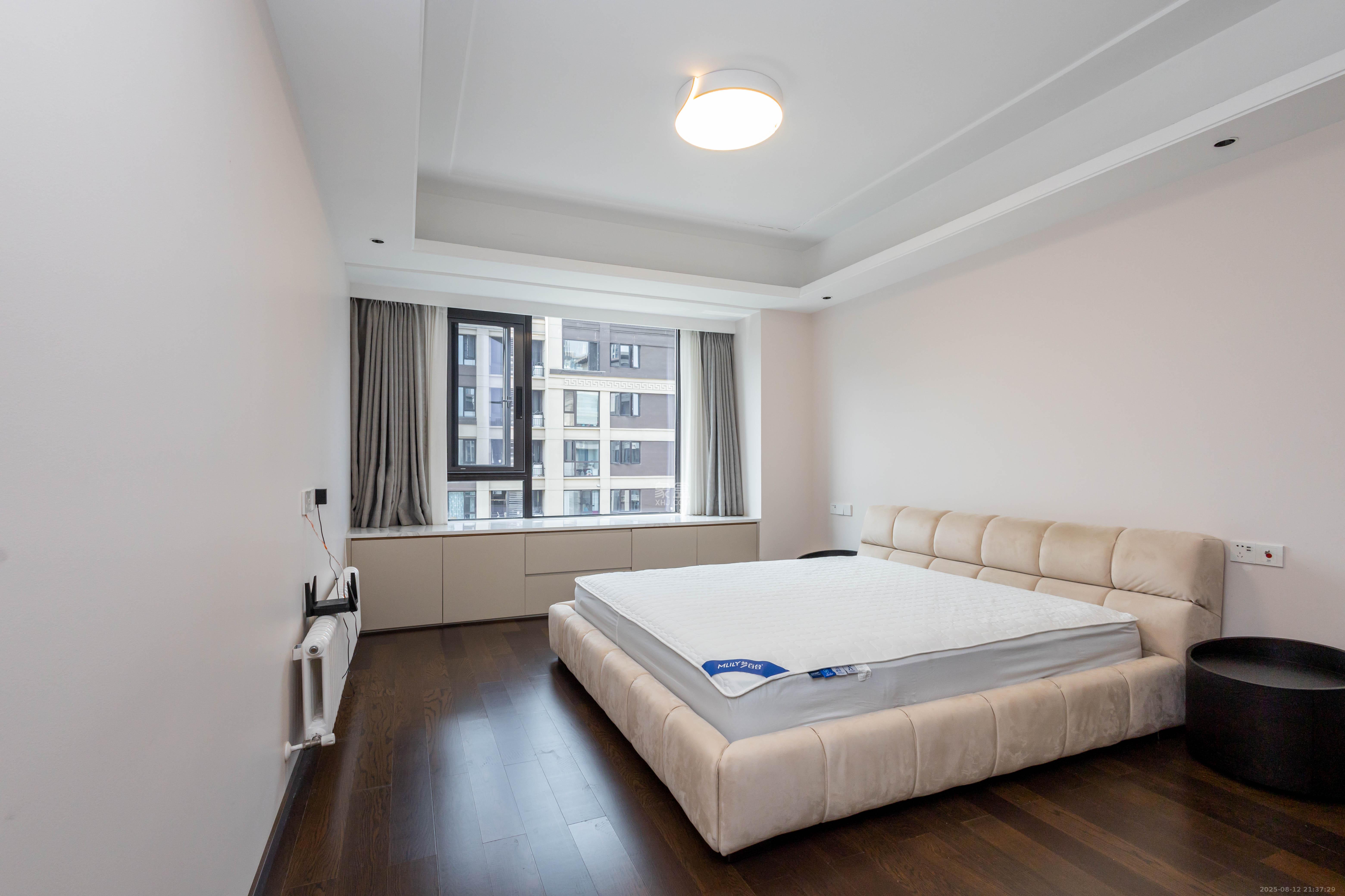 金茂建发观悦  4室2厅2卫    358.0万 金茂建发观悦  4室2厅2卫    358.0万卧室